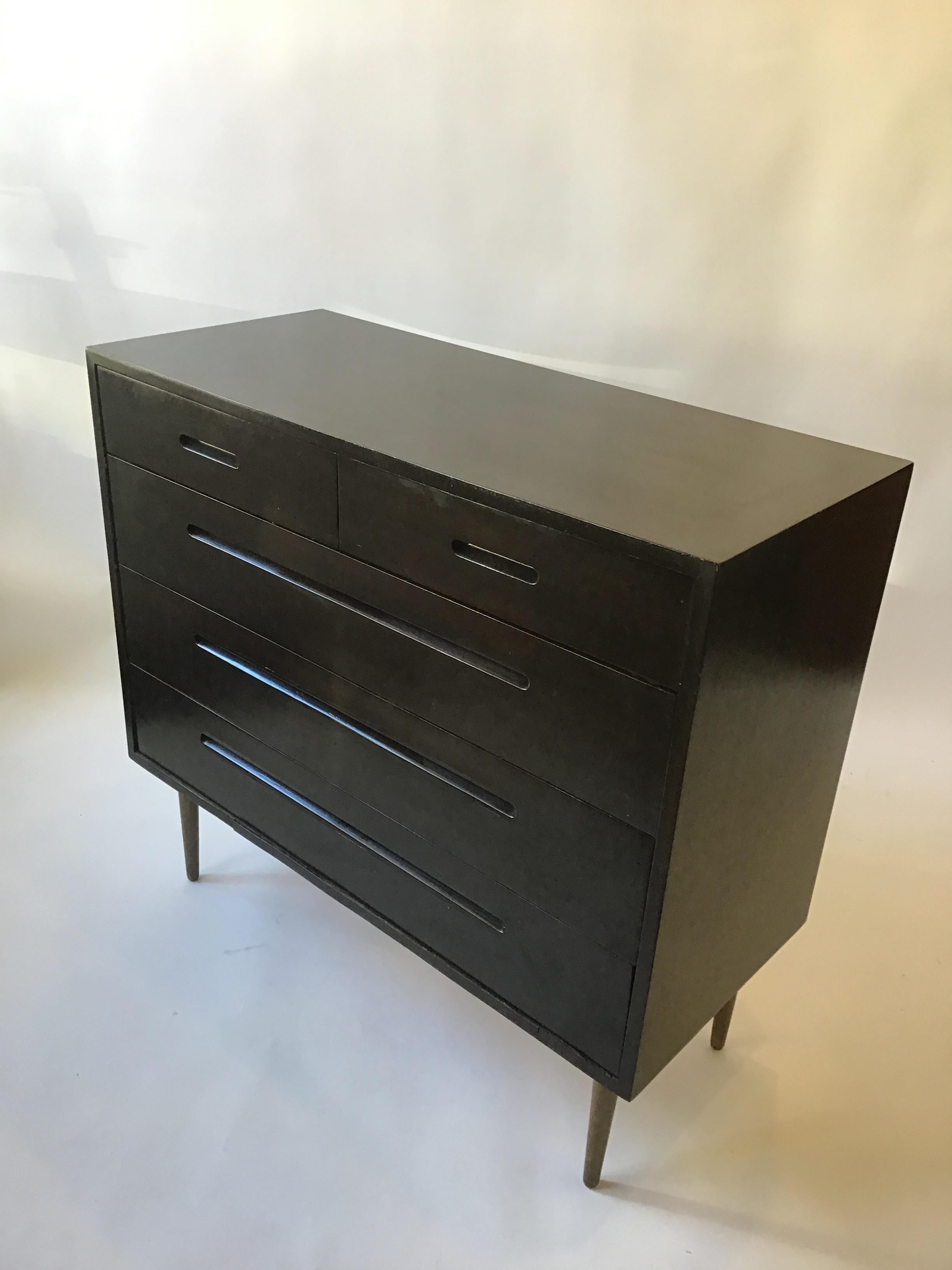 Dunbar Dresser Model 4478 In Good Condition In Tarrytown, NY