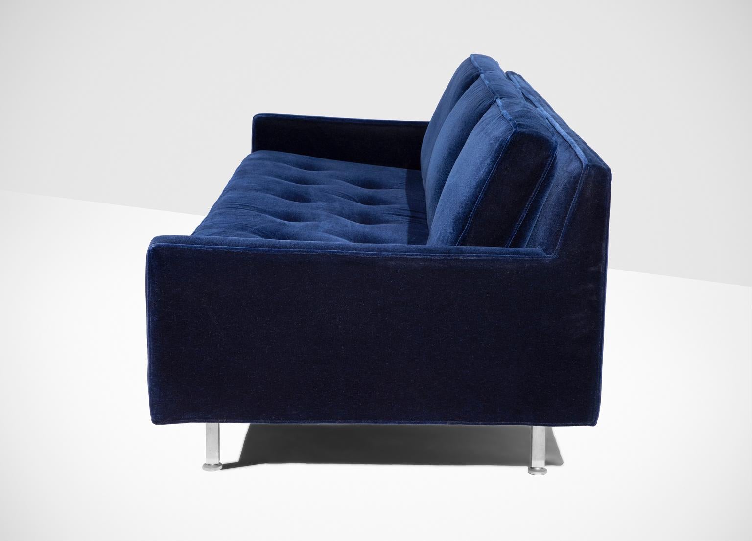 Dunbar Edward Wormley  Sofá de alpaca azul profundo Moderno de mediados de siglo siglo XX en venta