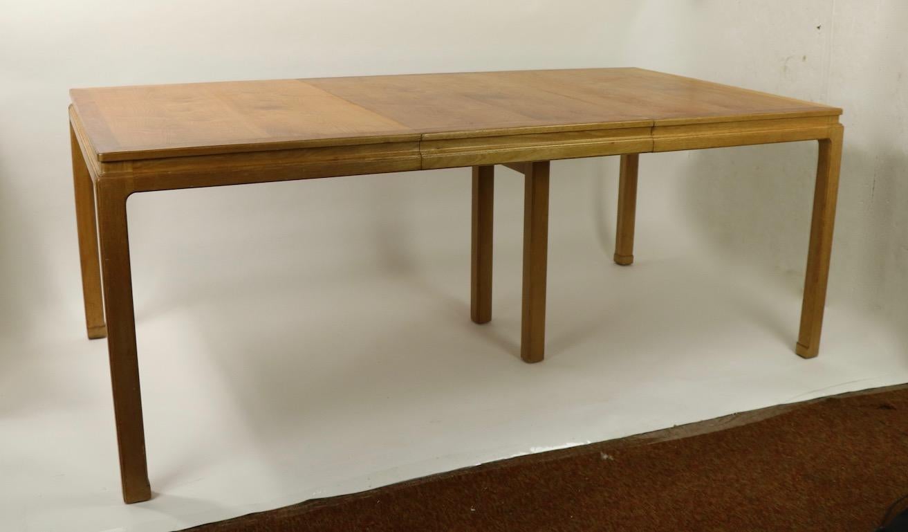 Dunbar Extension Dining Table by Wormley In Good Condition For Sale In New York, NY