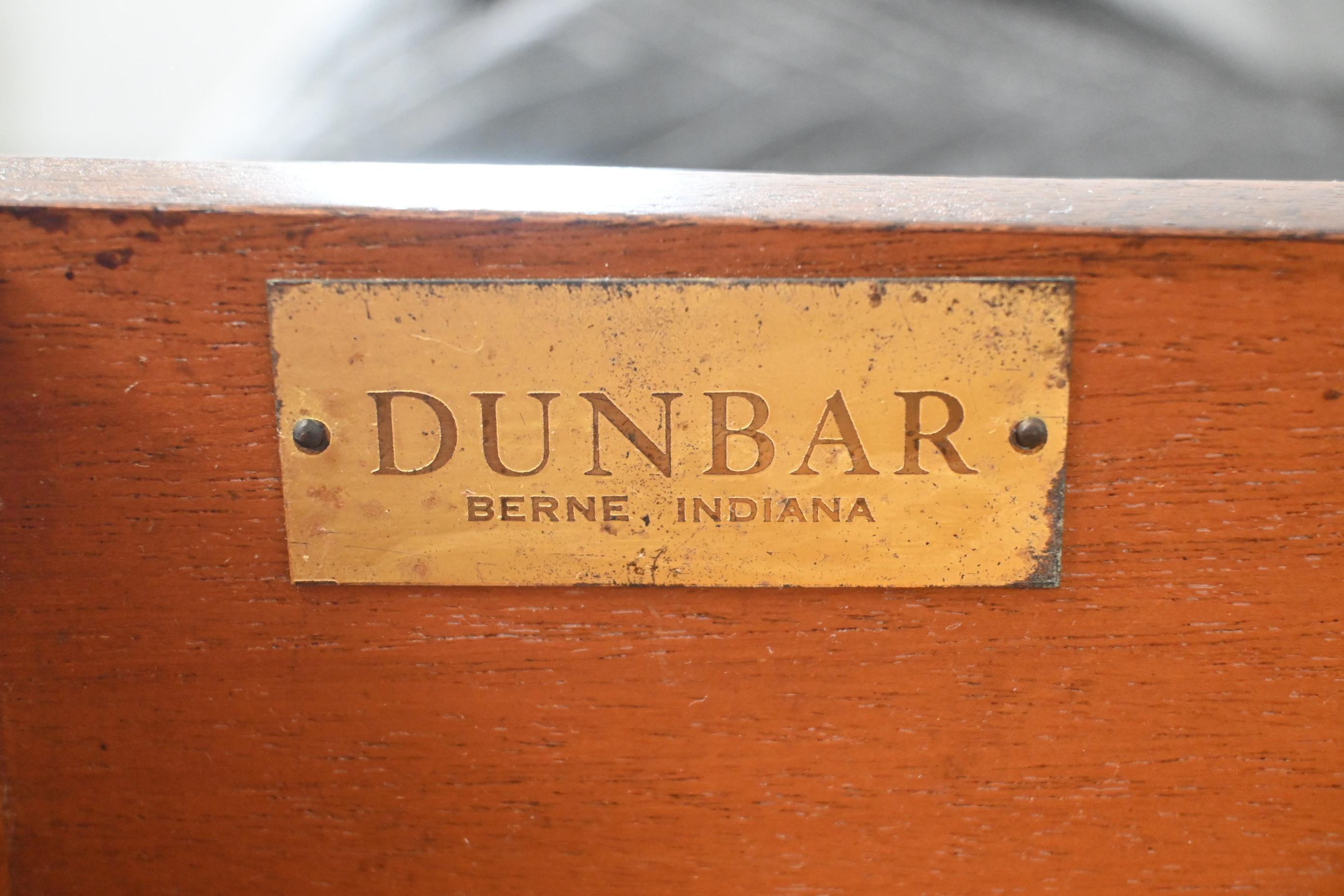 Dunbar Furniture Mid-Century Modern Two Toned Mahogany Coffee Table 7