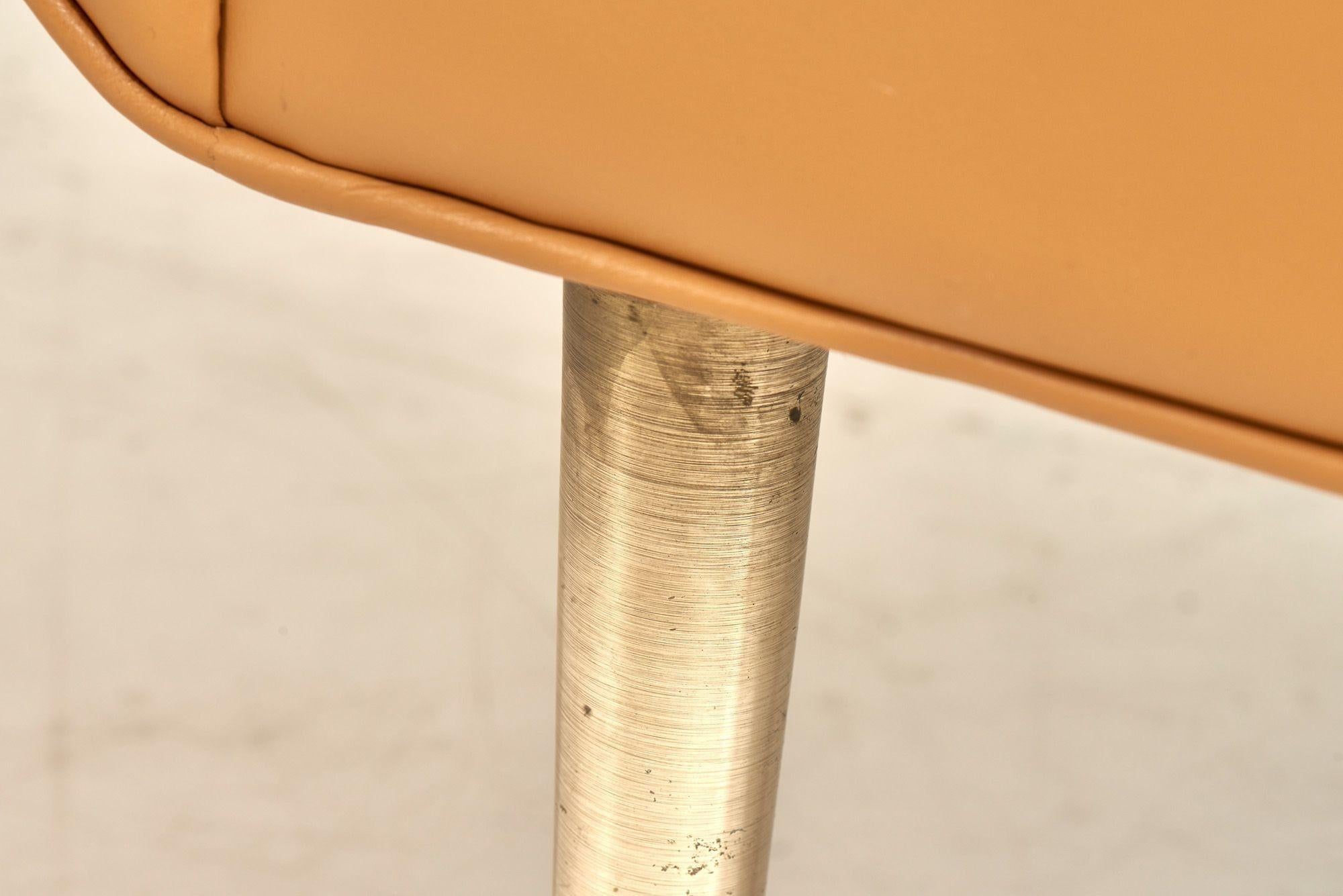 Dunbar Leather and Brass Lounge Chairs by Edward Wormley, 1960 (Messing) im Angebot
