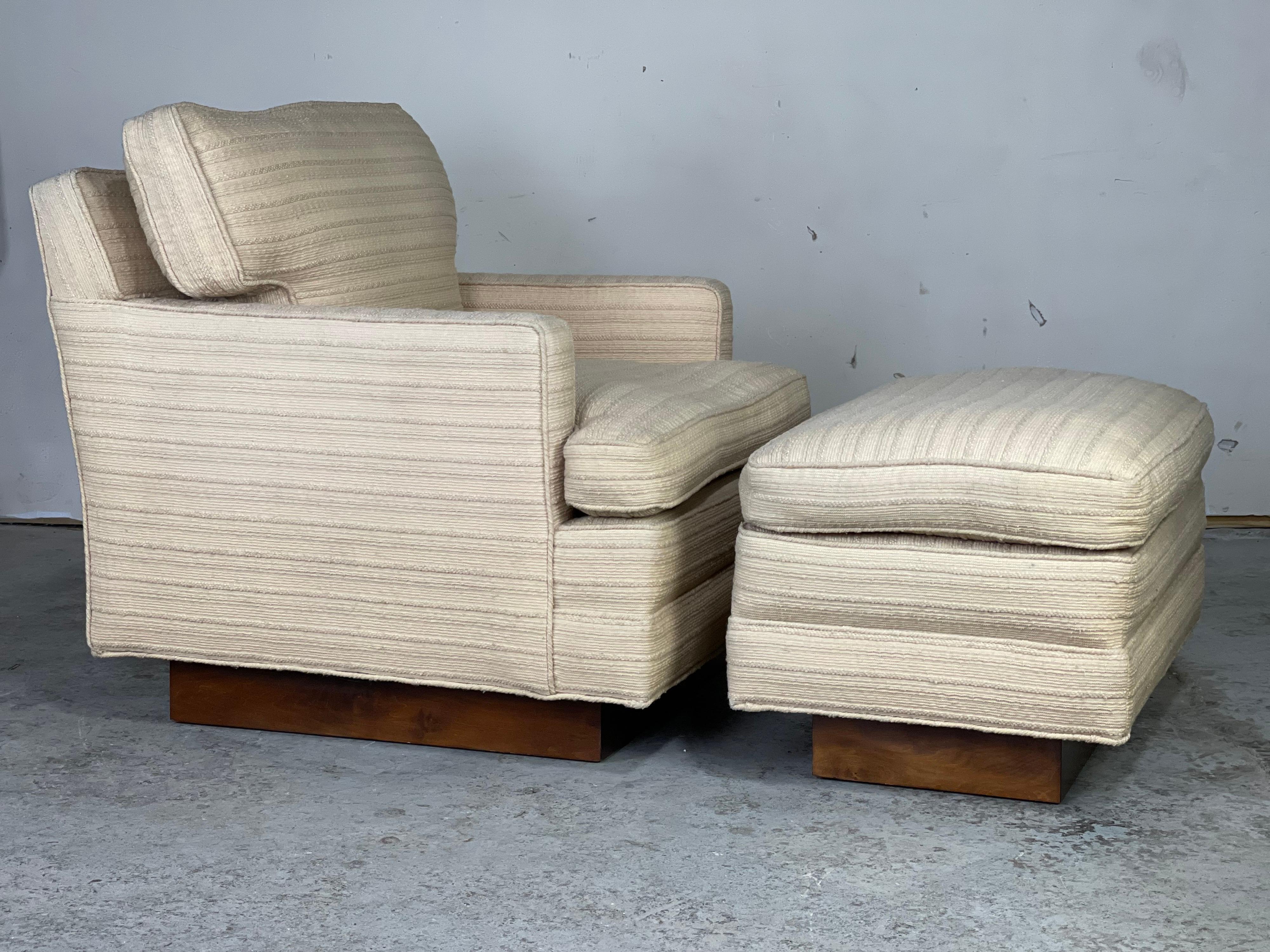 Dunbar Lounge Chair and Ottoman by Edward Wormley with Walnut Bases In Good Condition In Framingham, MA