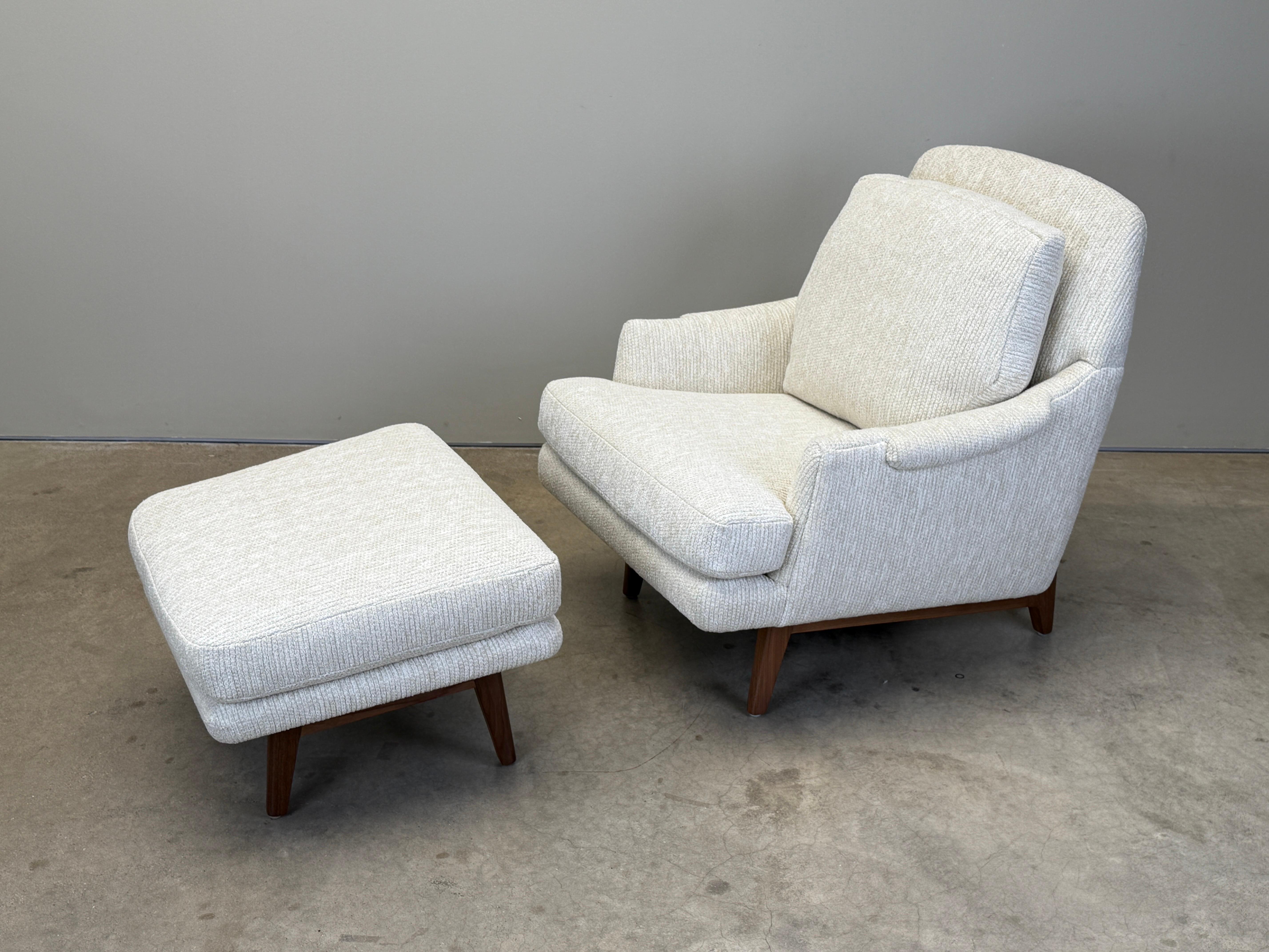 Chaise longue et ottomane Dunbar, modèle 484, conçue par Roger Sprunger. Entièrement restauré et retapissé 