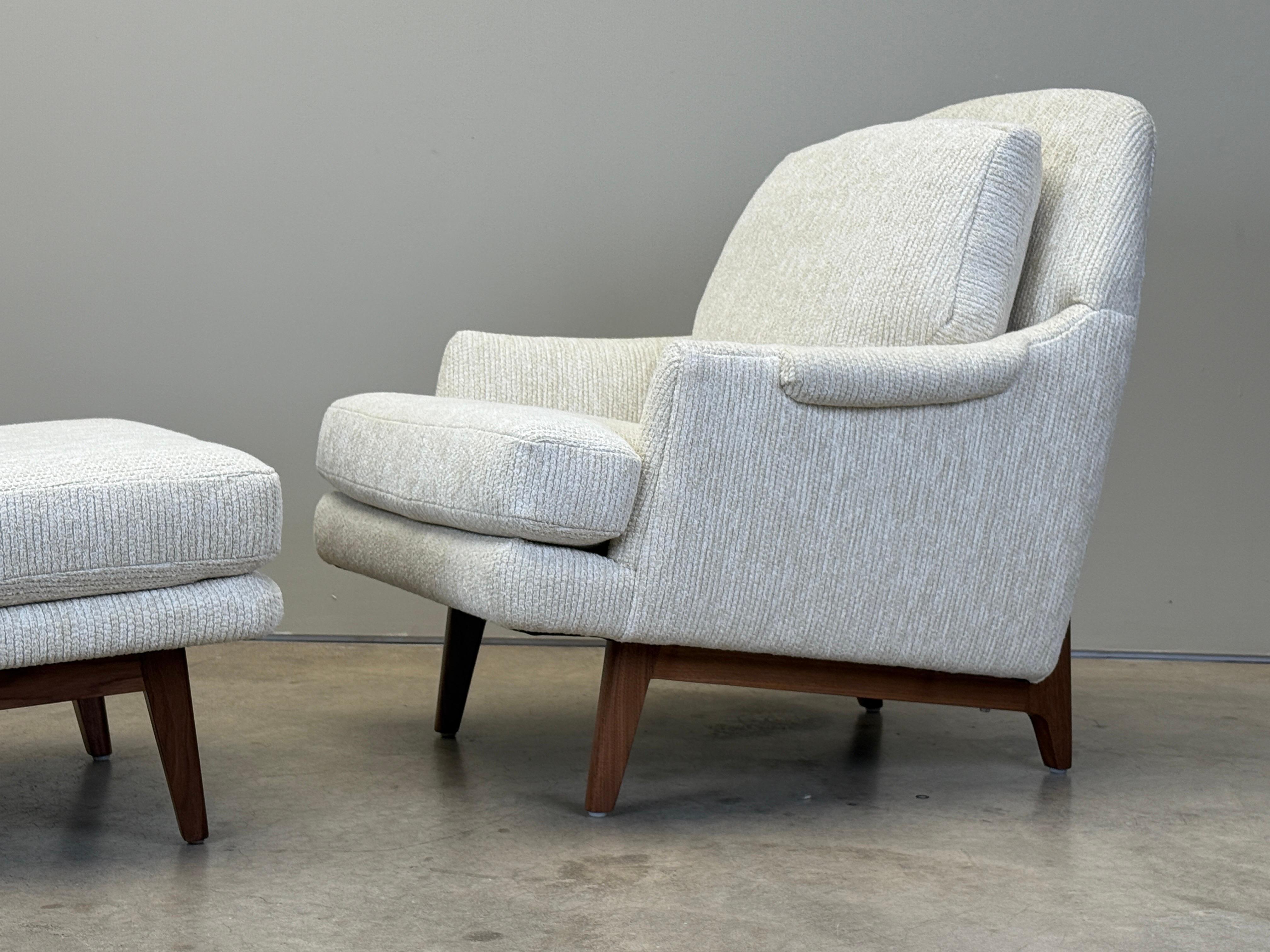 Milieu du XXe siècle Chaise longue et pouf Dunbar en vente