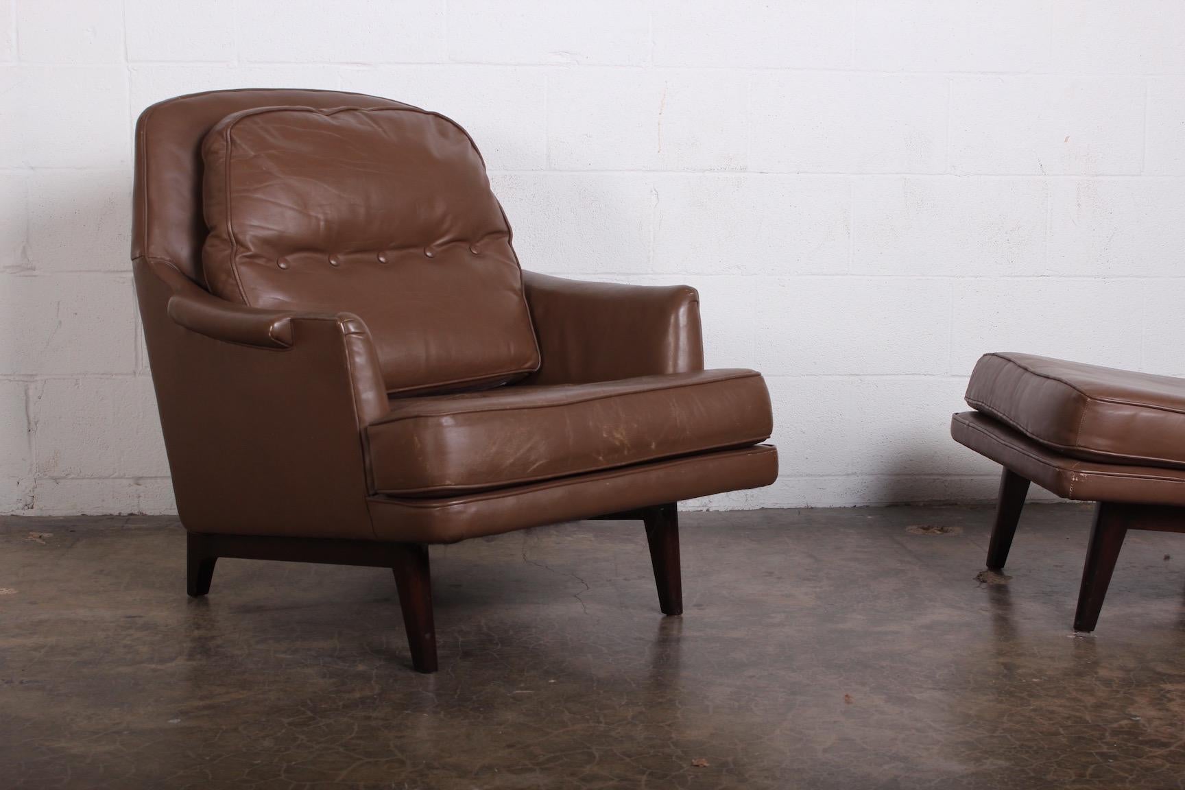 Dunbar Lounge Chair and Ottoman in Original Leather For Sale 6