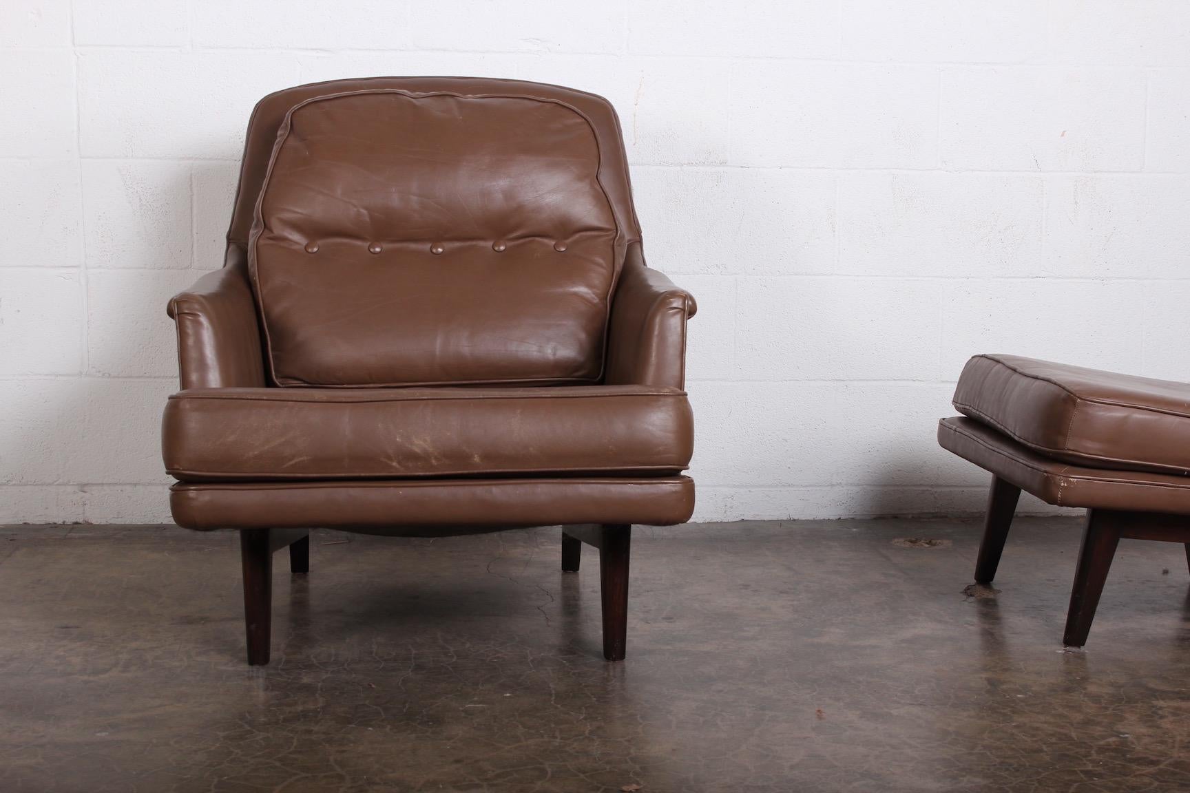 Dunbar Lounge Chair and Ottoman in Original Leather For Sale 4