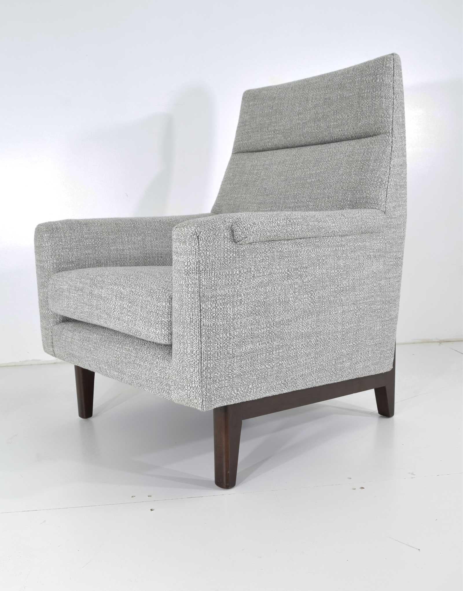 Dunbar Lounge Chair in New Upholstery In Excellent Condition In Dallas, TX