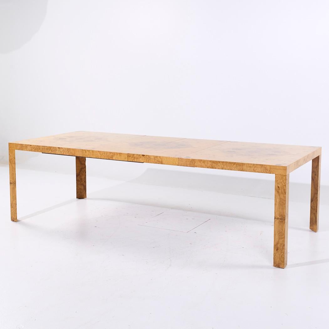 Mid-Century Modern Dunbar Table de salle à manger en bois d'ébène du milieu du siècle avec 2 abattants en vente
