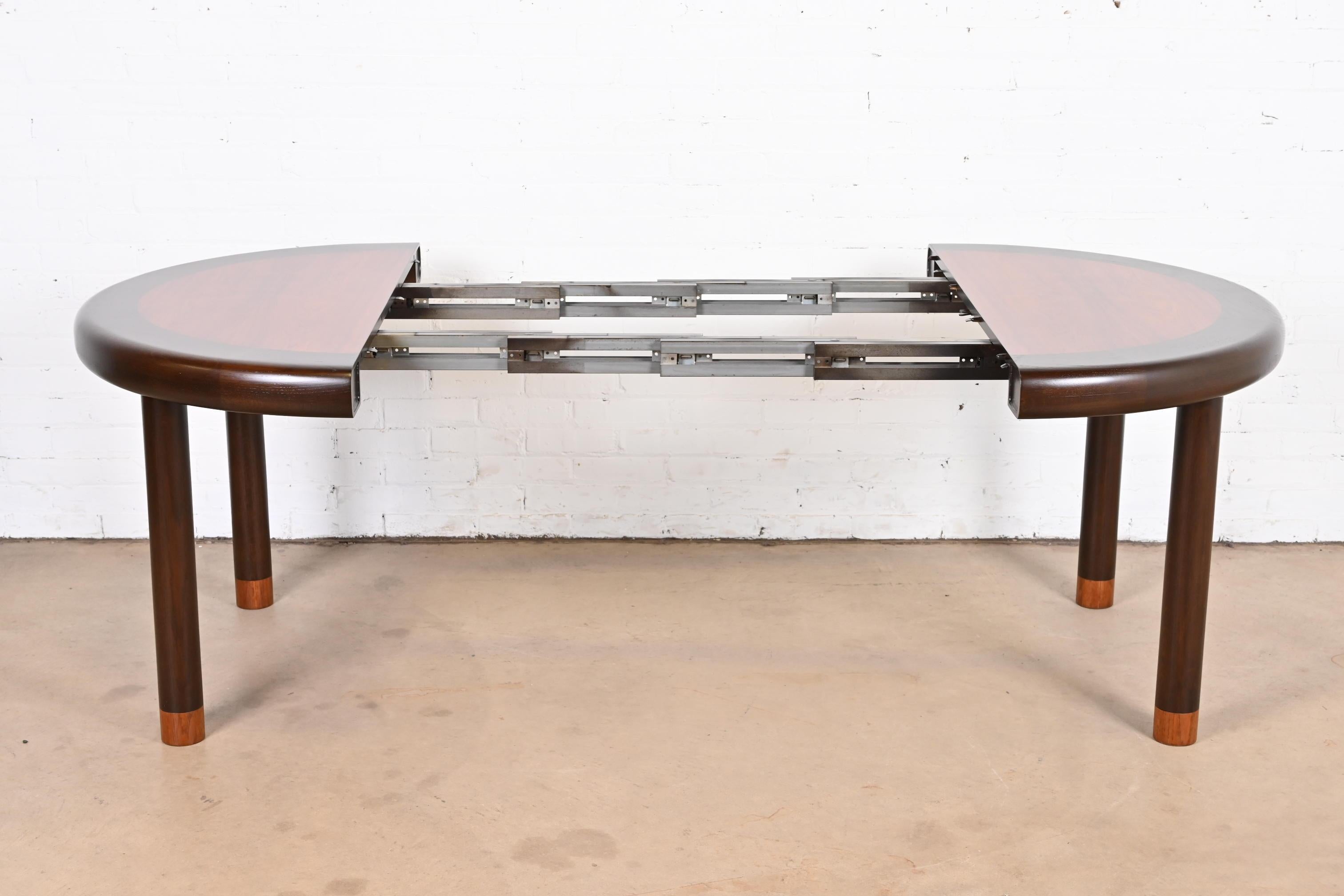 Dunbar Mid-Century Modern Rosewood Extension Dining Table, Newly Refinished For Sale 3