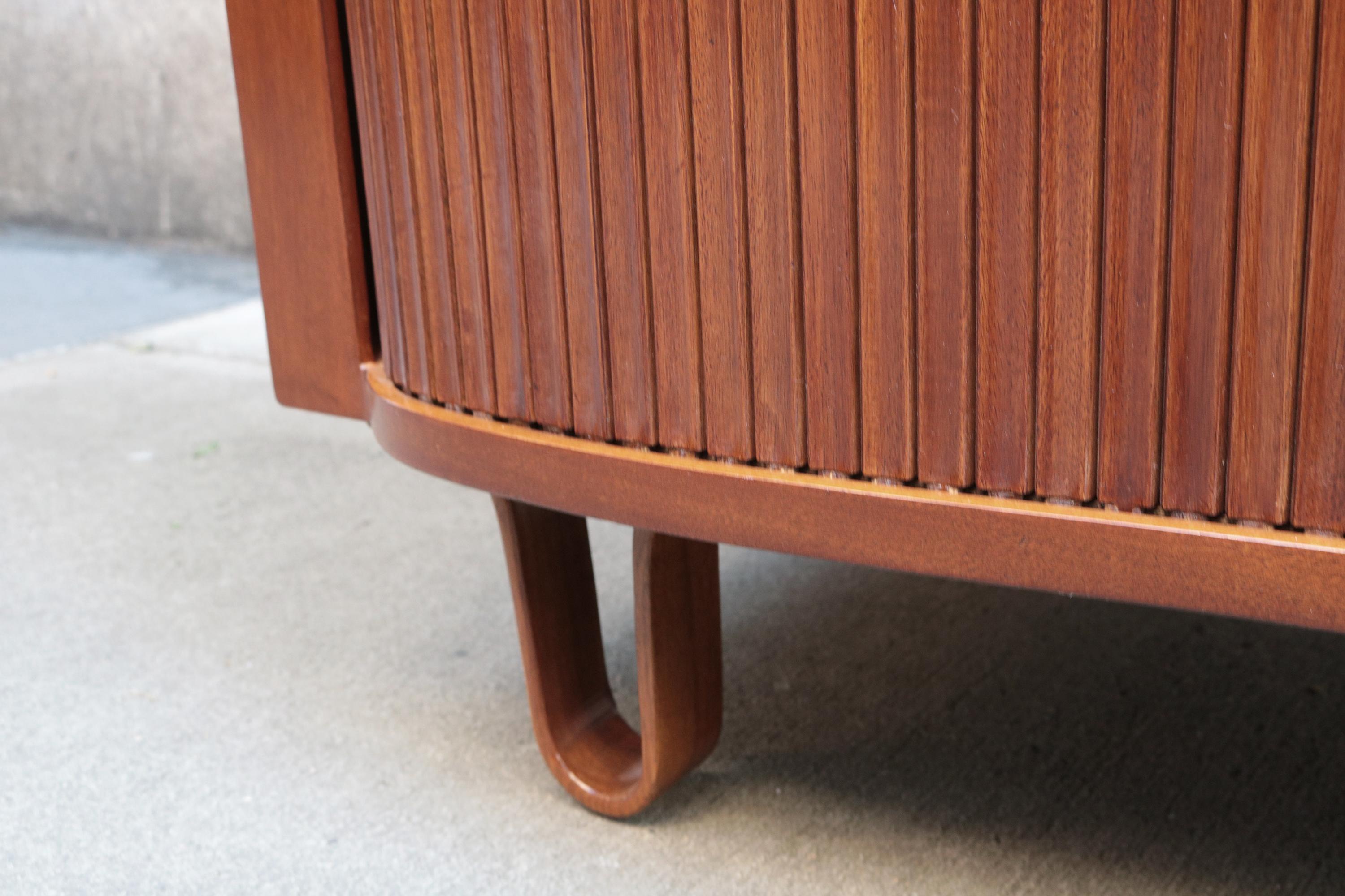 Dunbar Modernist Cabinet Model # 4724 In Good Condition For Sale In New York, NY