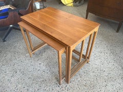 Dunbar Nesting Tables aus Sap Walnussholz