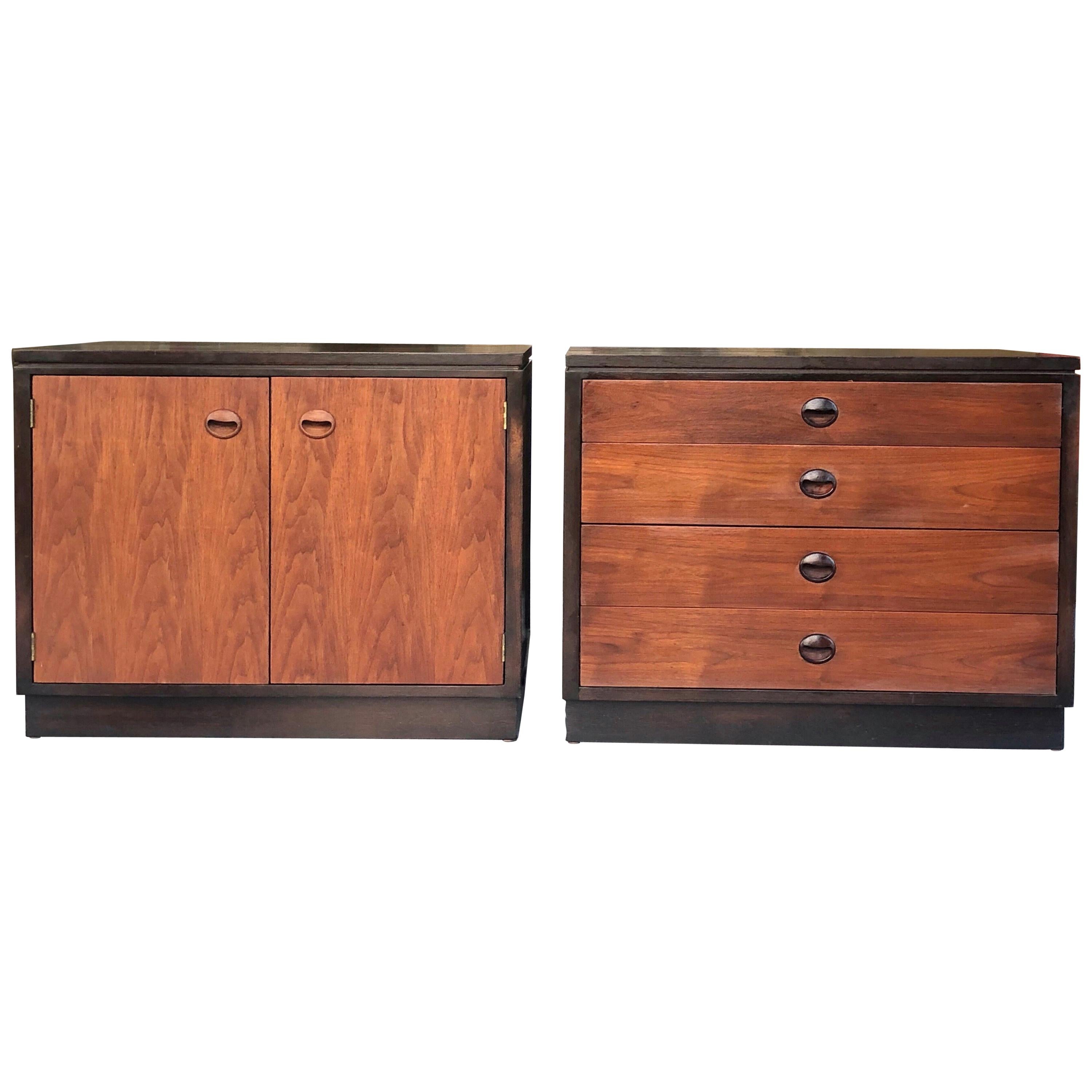 Dunbar Pair of Nightstand Bedside Tables Cabinets by Edward Wormley