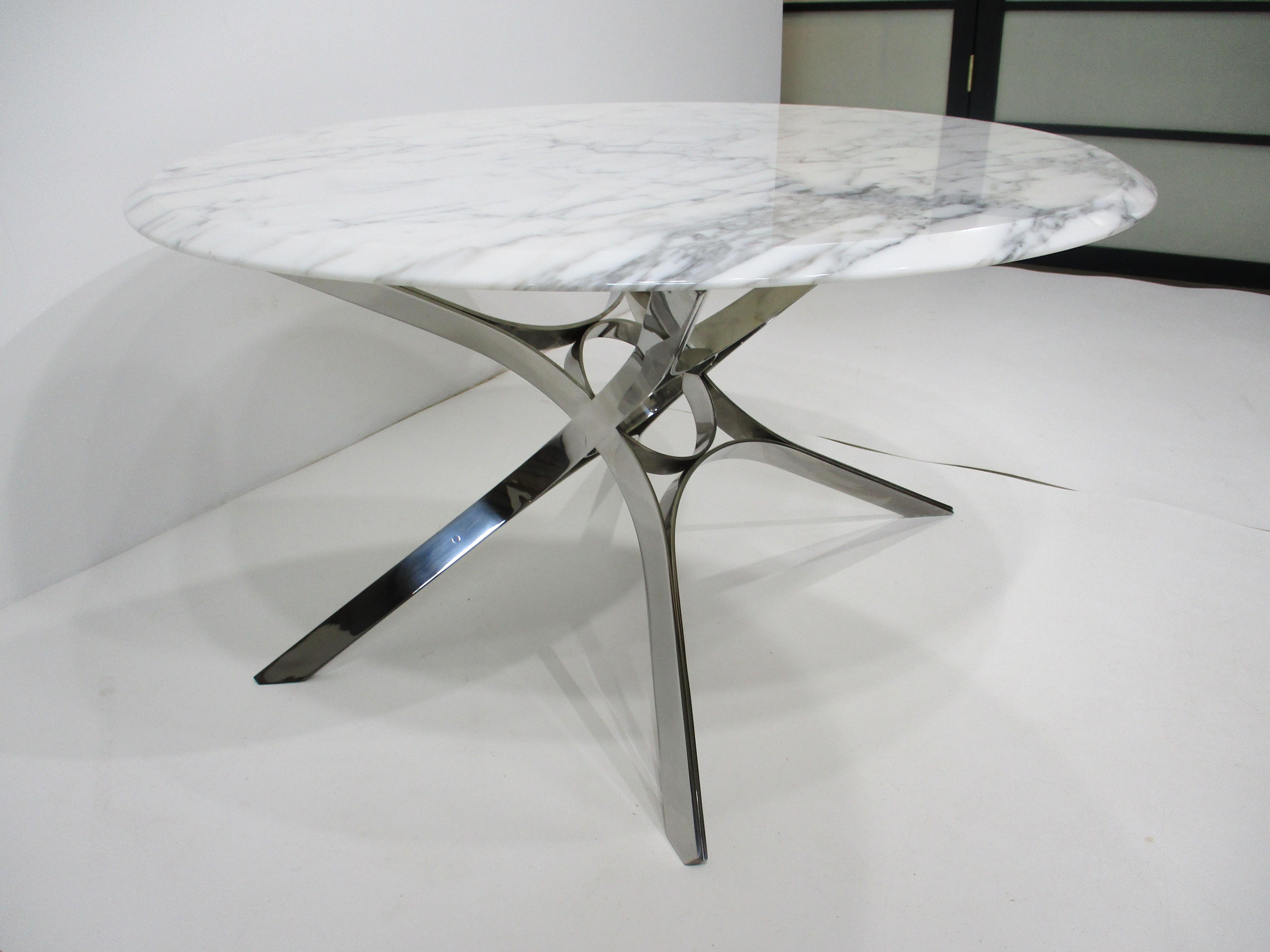Tavolino scultoreo Dunbar in marmo di Carrera e cromo di Roger Sprunger in vendita 4