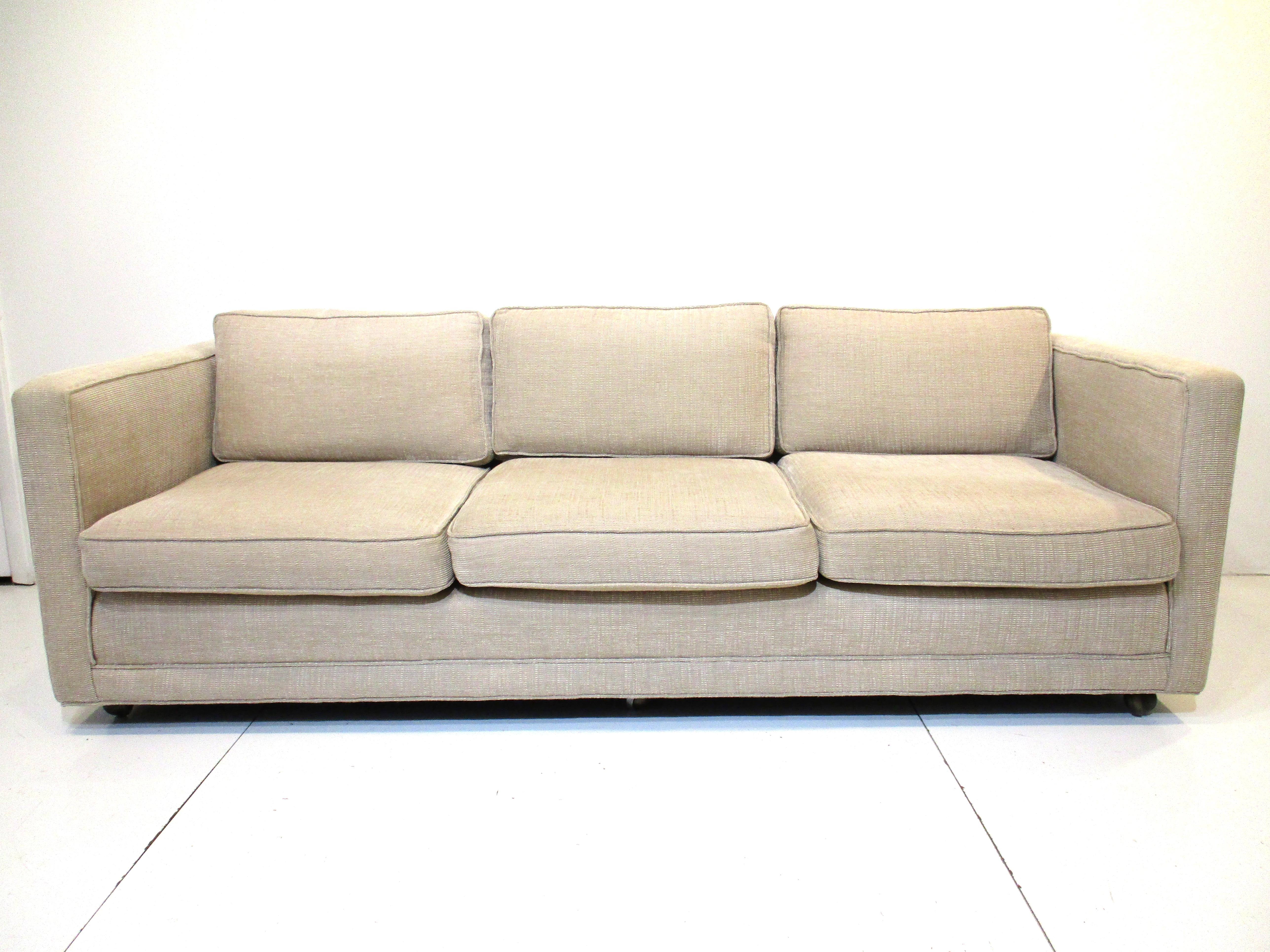 Dunbar Sofa by Roger Sprunger 4