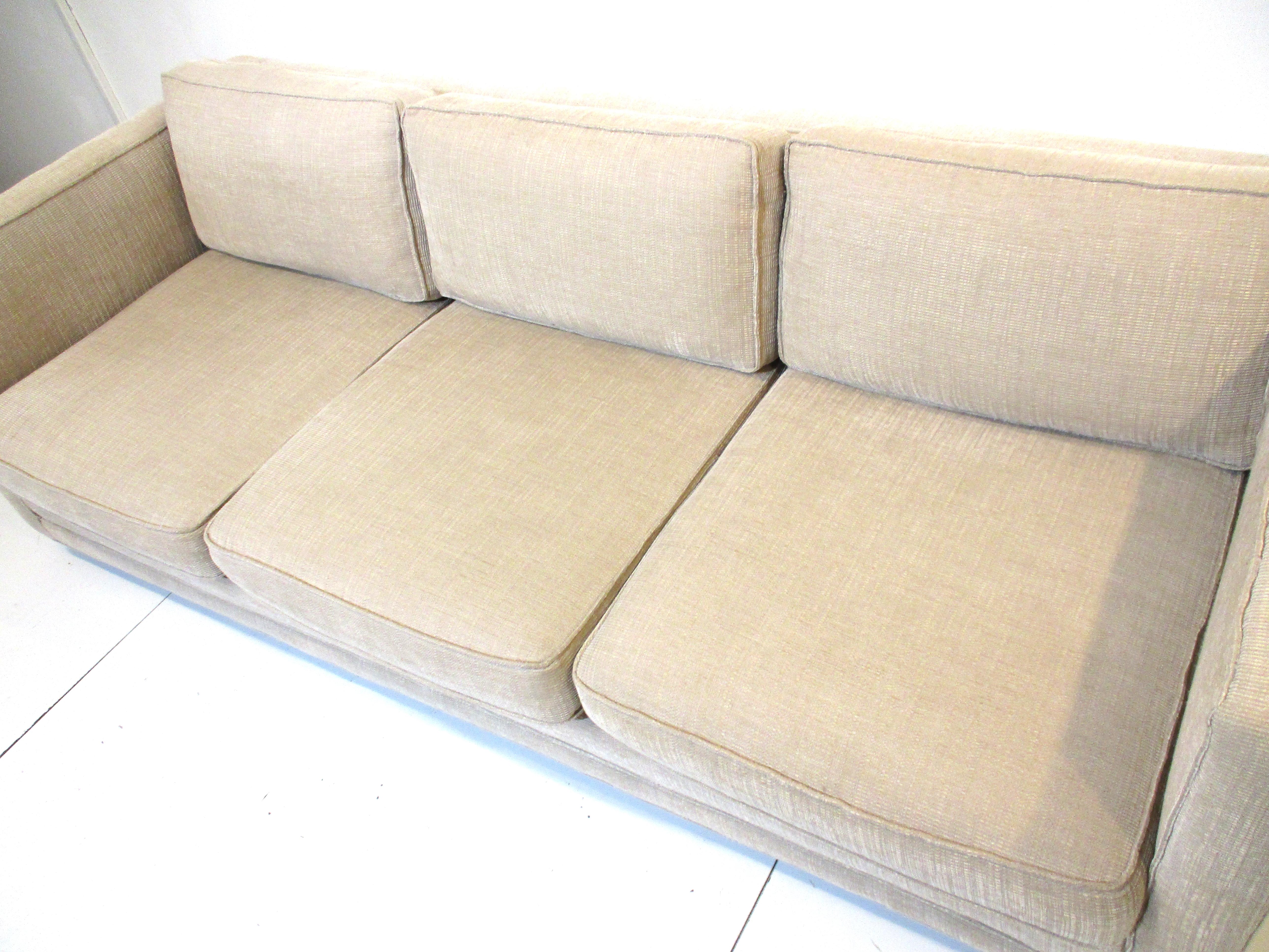 Dunbar Sofa by Roger Sprunger 2