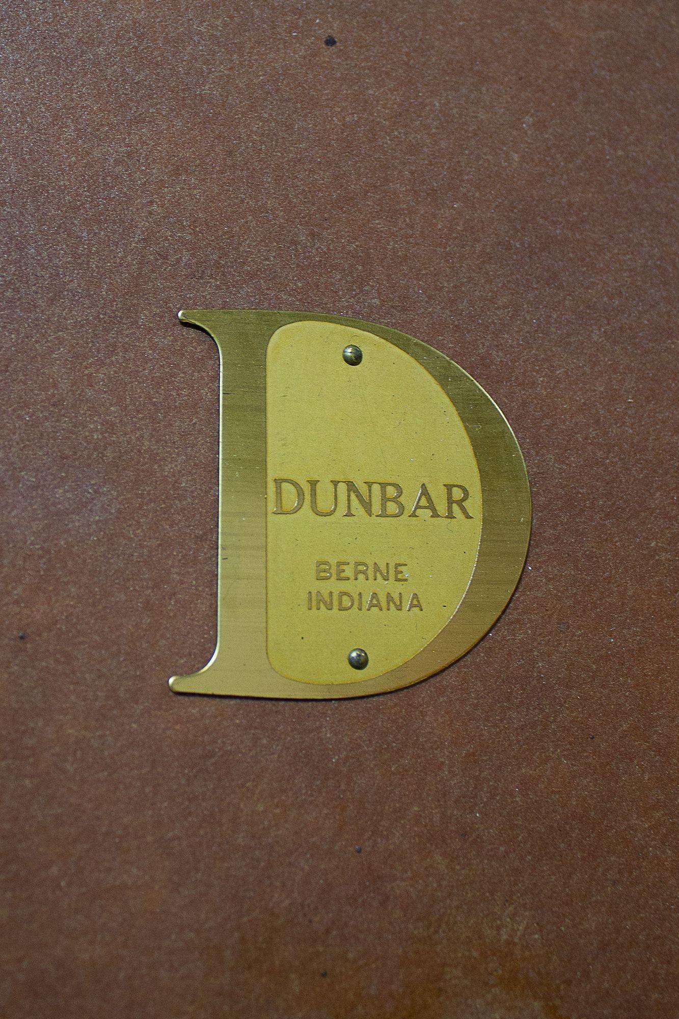 Dunbar-Tischtisch Modell 1123 mit Marmorplatte, entworfen von Edward Wormley (Stahl) im Angebot