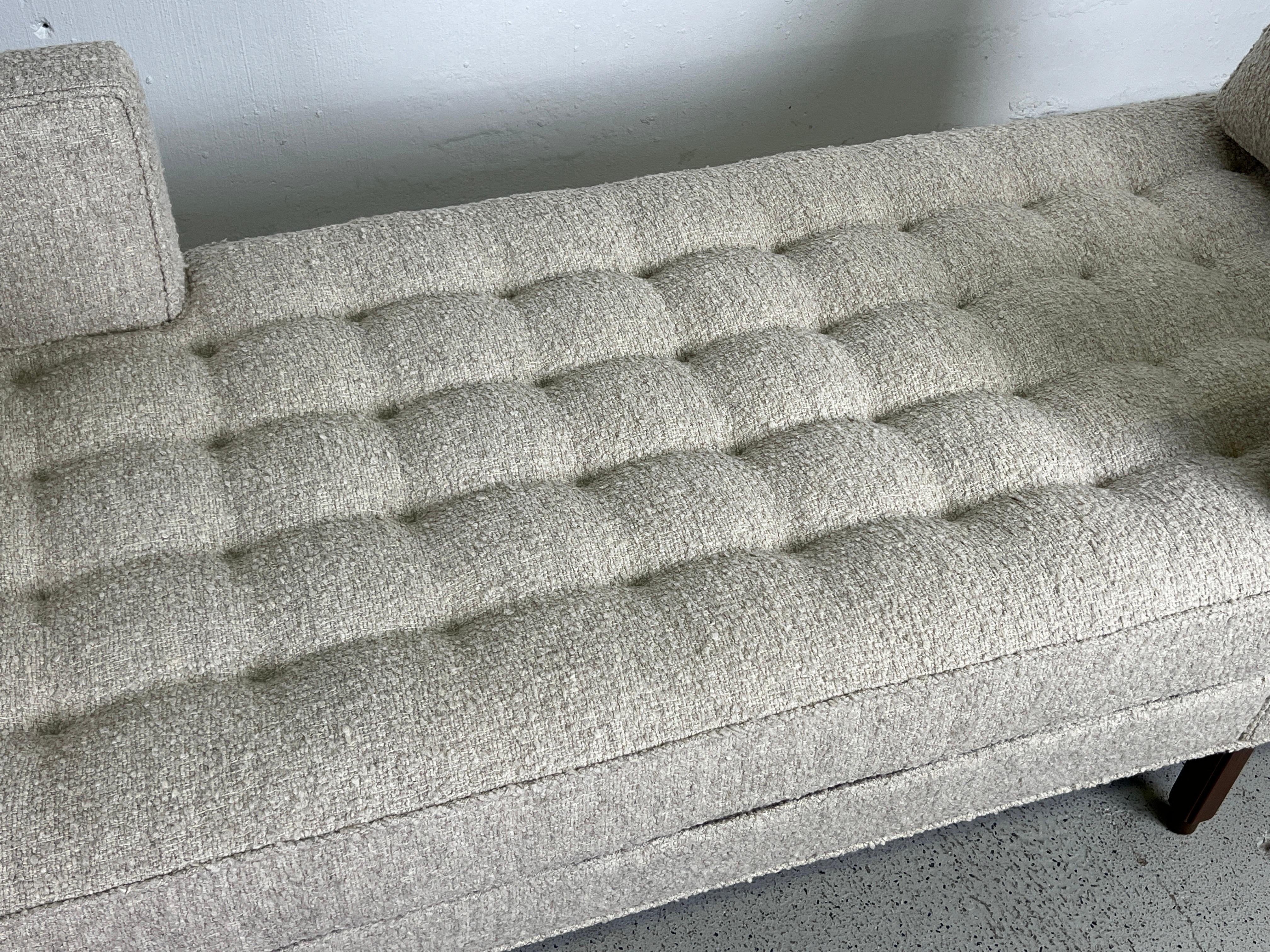 Dunbar Tete-a-Tete-Sofa von Edward Wormley für Dunbar (Mitte des 20. Jahrhunderts) im Angebot
