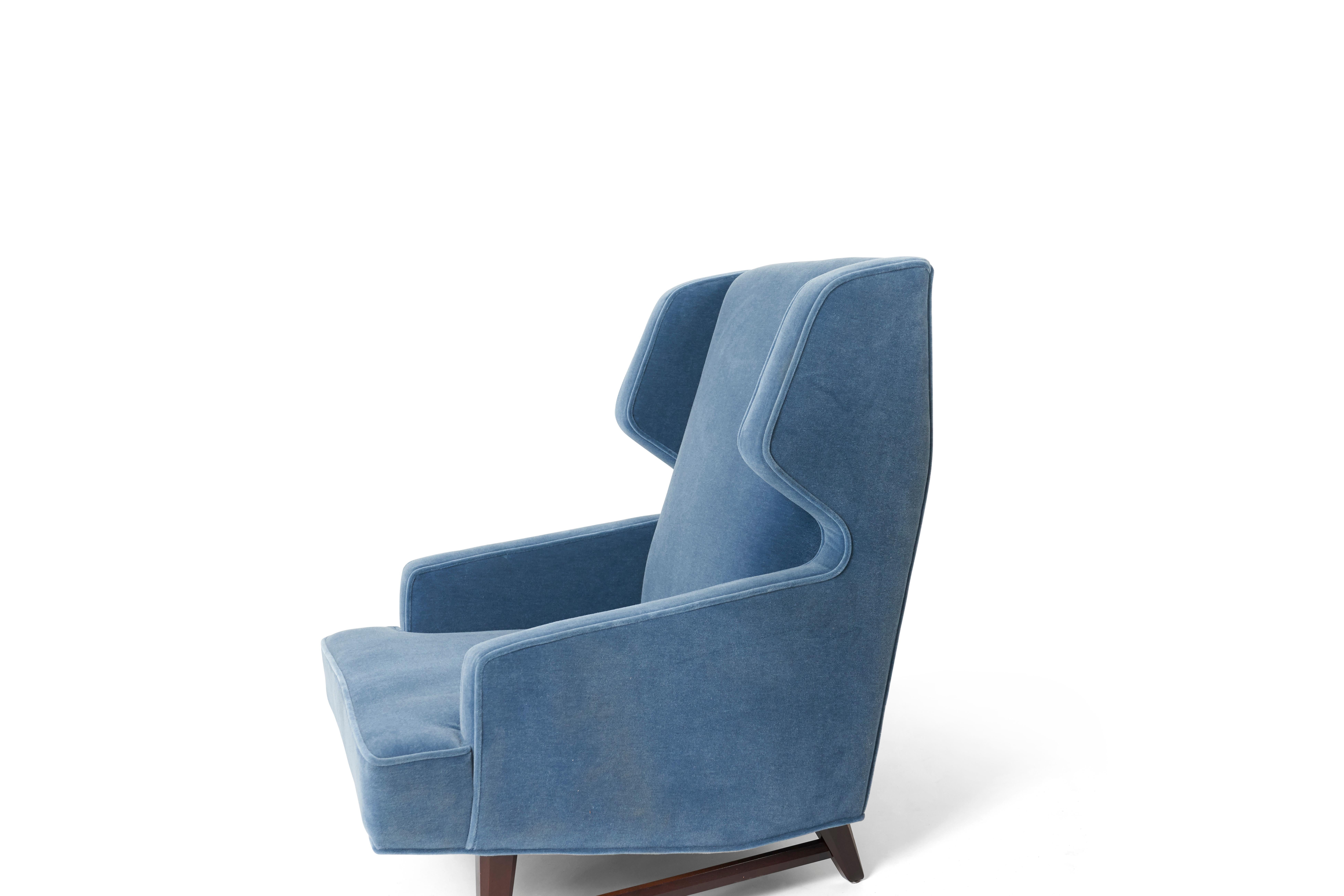 Dunbar Wing Back Lounge Chairs, Edward Wormley In Excellent Condition In Chicago, IL