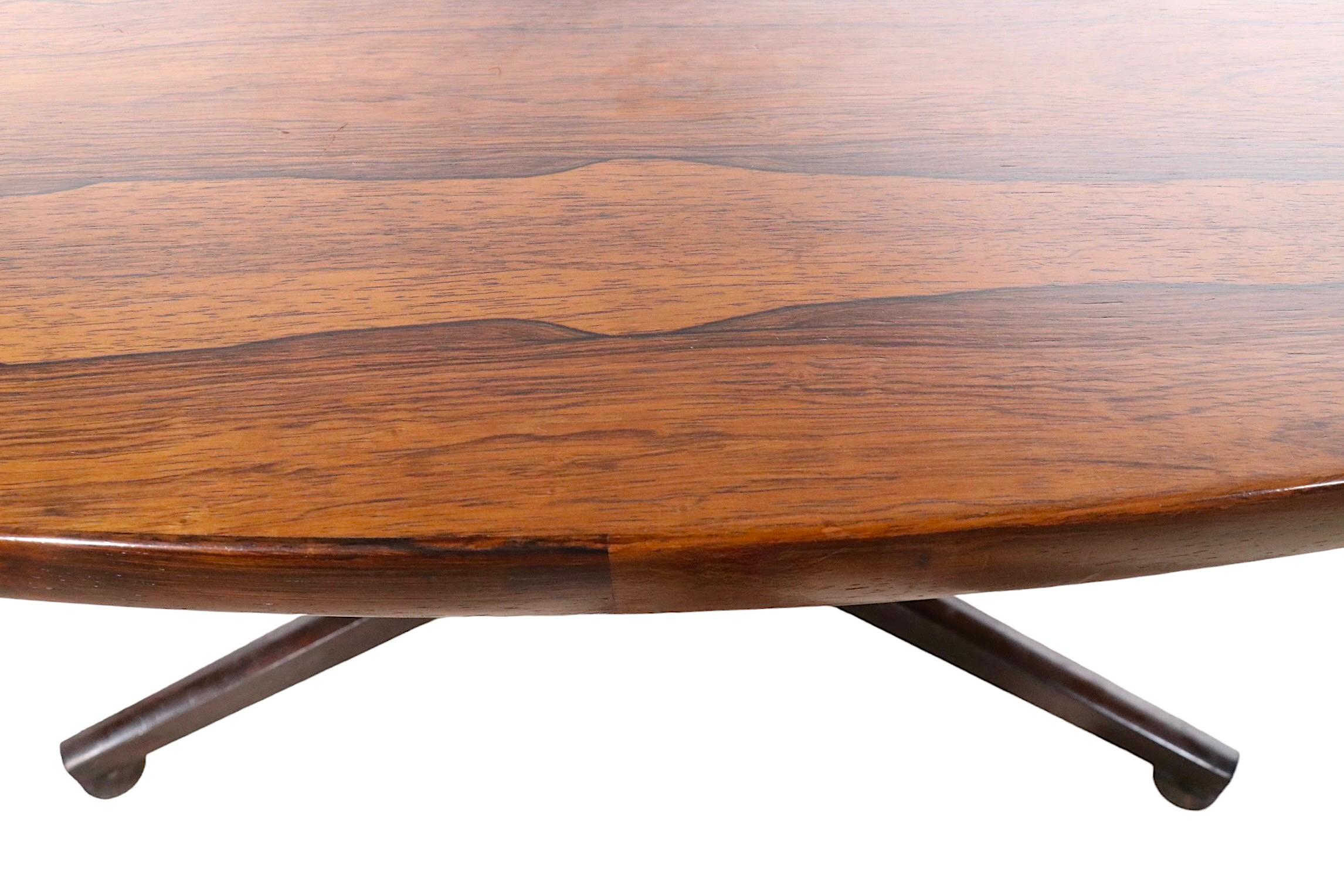 Dunbar Wormley Dining Table in Rosewood Model 936 C 1950/1960's For Sale 6