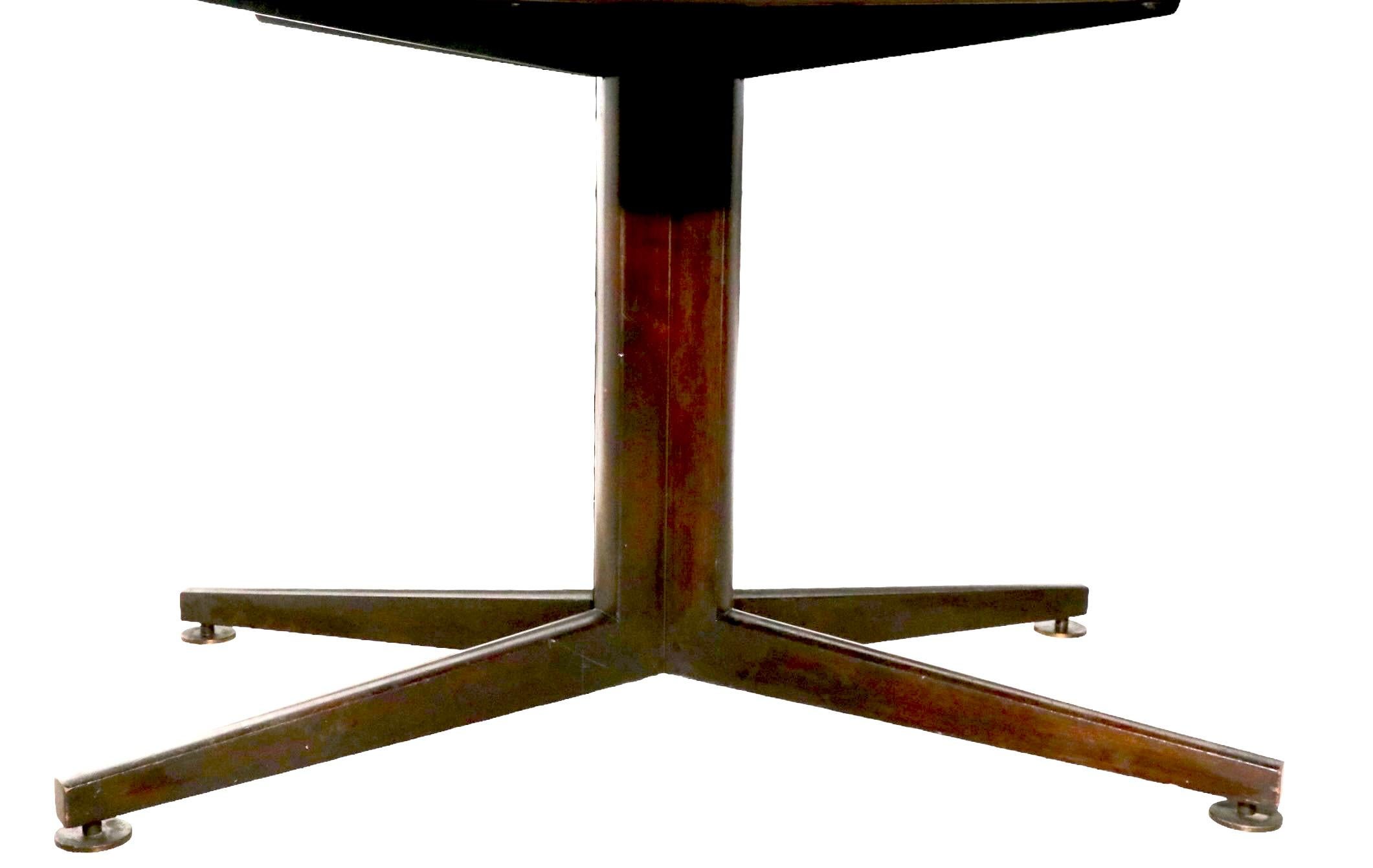 Dunbar Wormley  Table de salle à manger en bois de rose Modèle 936 C 1950/1960'' en vente 7