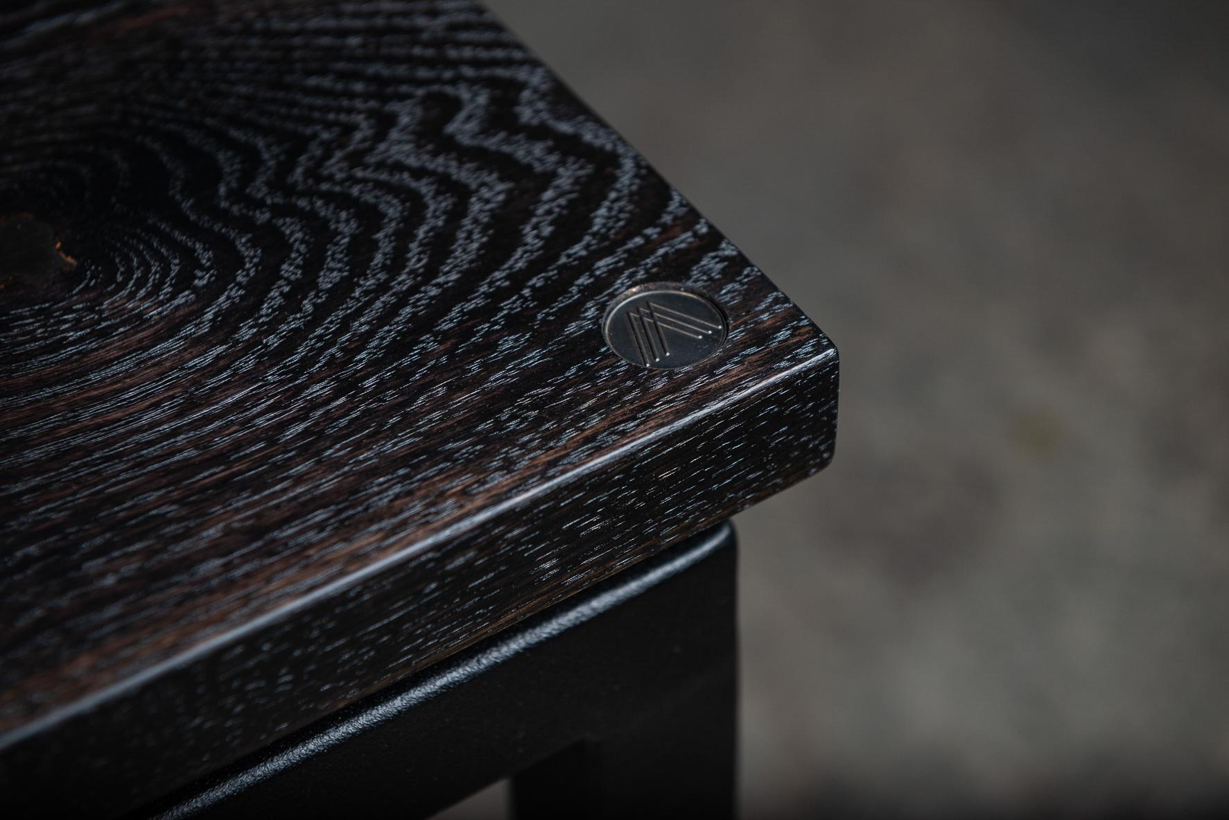 Mesa de comedor Duncan, de Ambrozia, roble macizo ebonizado y metal negro Ebonizado en venta