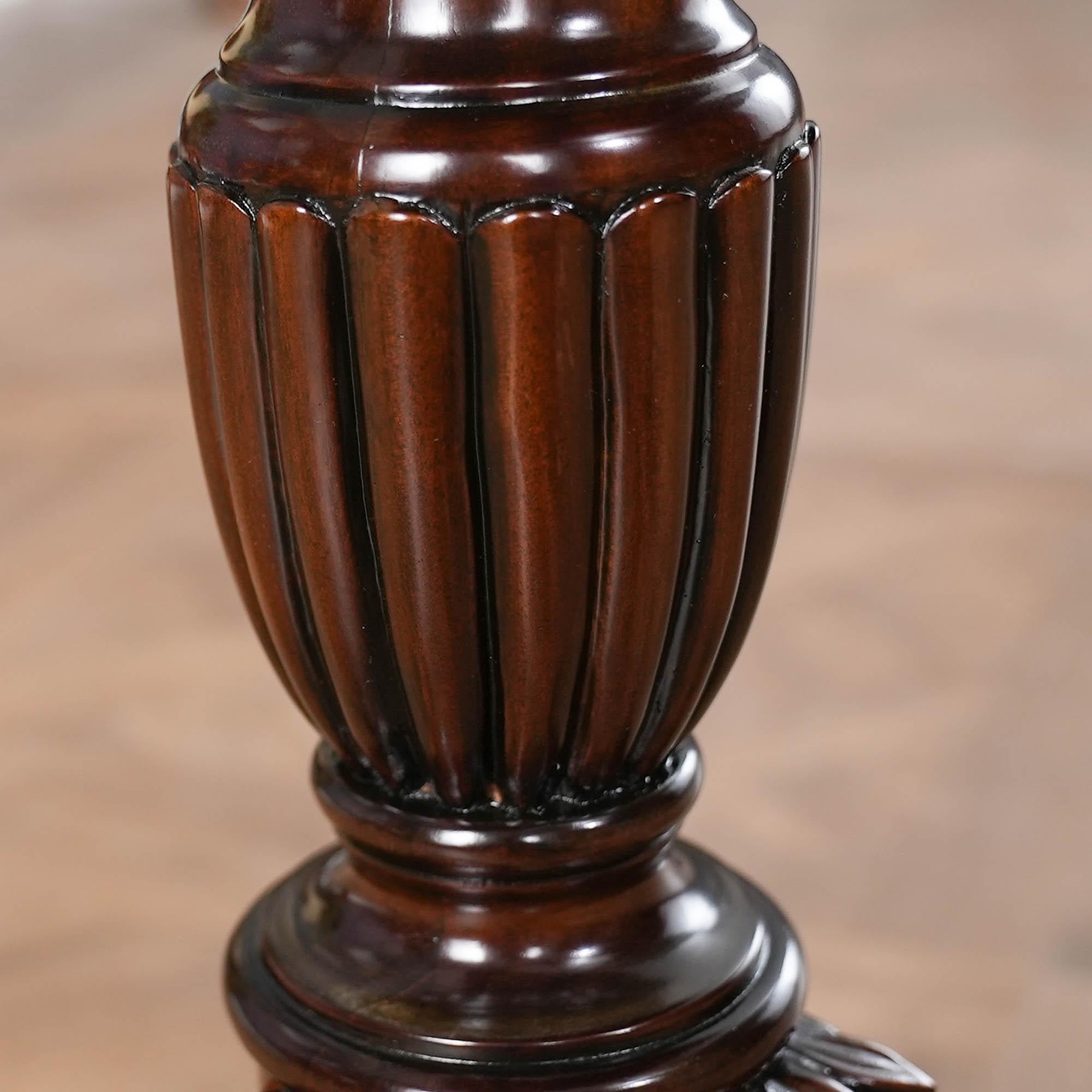 Duncan Phyfe Console In New Condition For Sale In Annville, PA