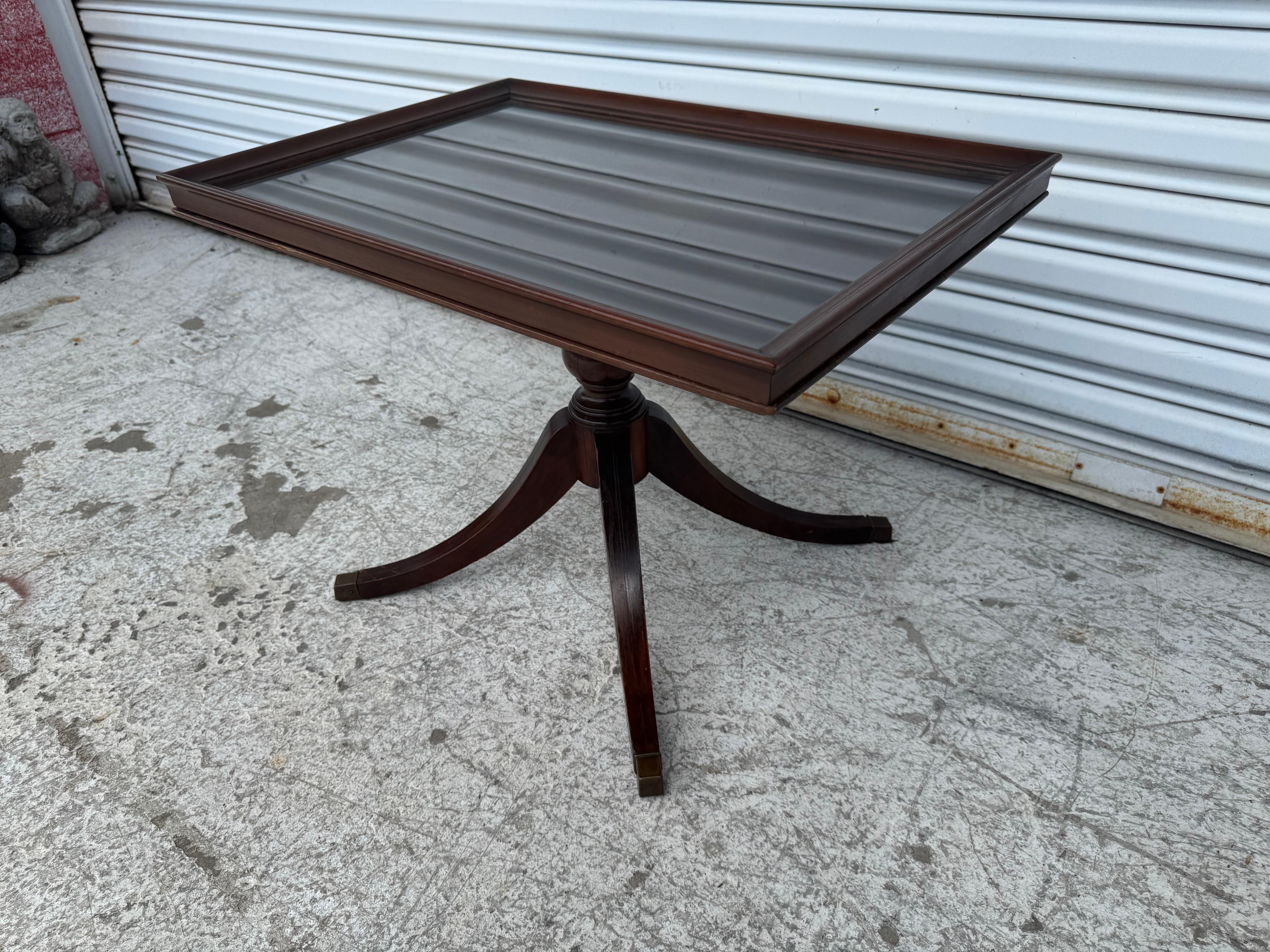 Hepplewhite Table d'appoint à piédestal en acajou de Duncan Phyfe en vente