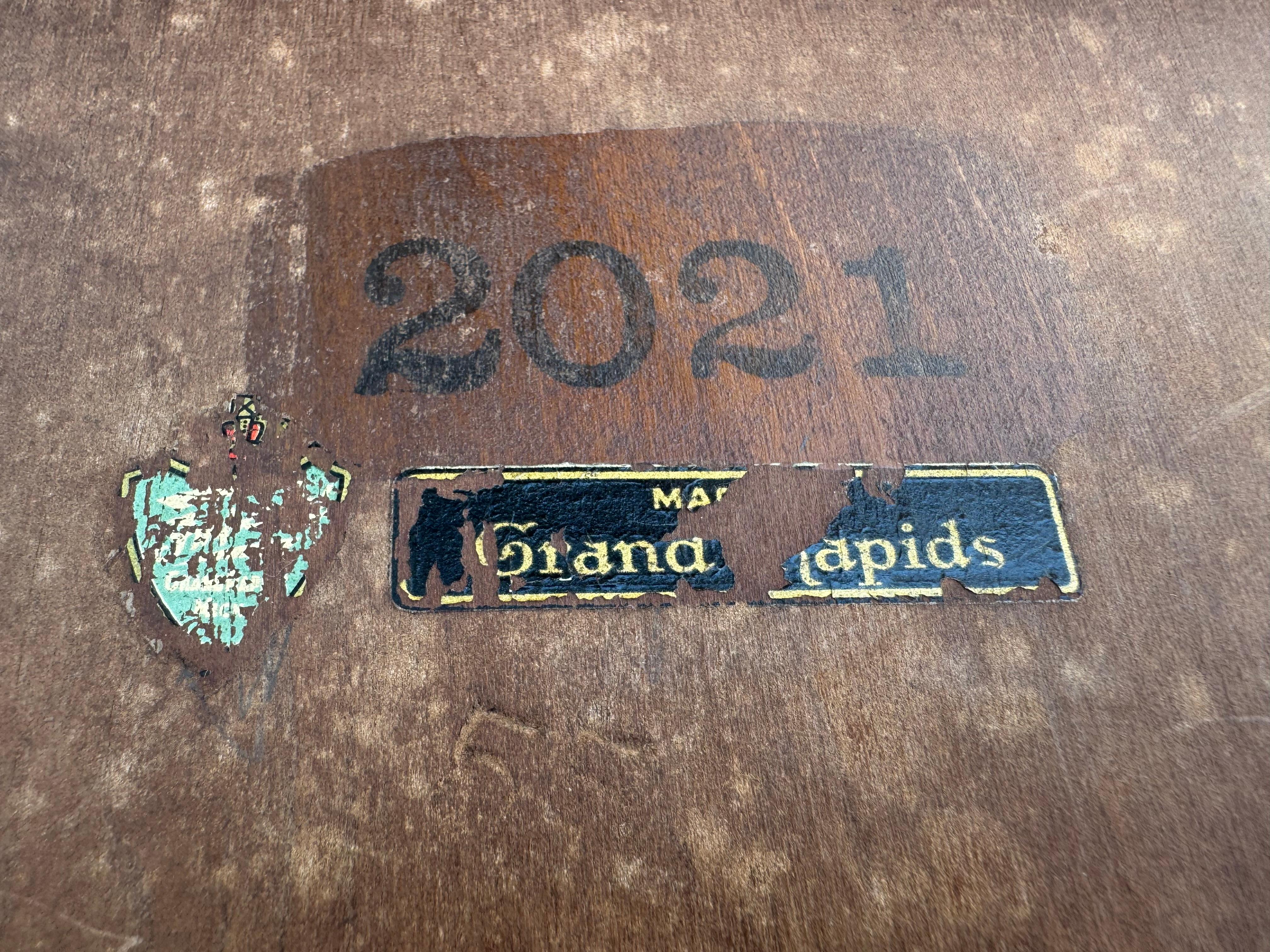 Table d'appoint à piédestal en acajou de Duncan Phyfe Bon état - En vente à Pasadena, TX