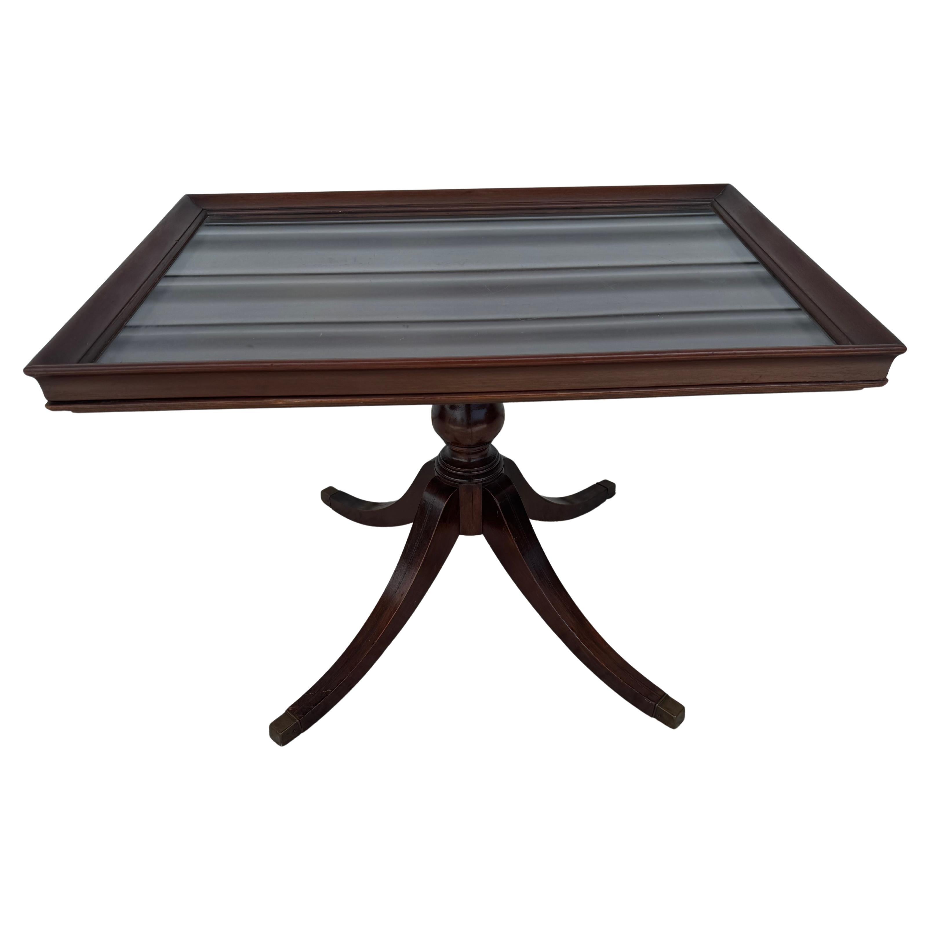 Table d'appoint à piédestal en acajou de Duncan Phyfe en vente