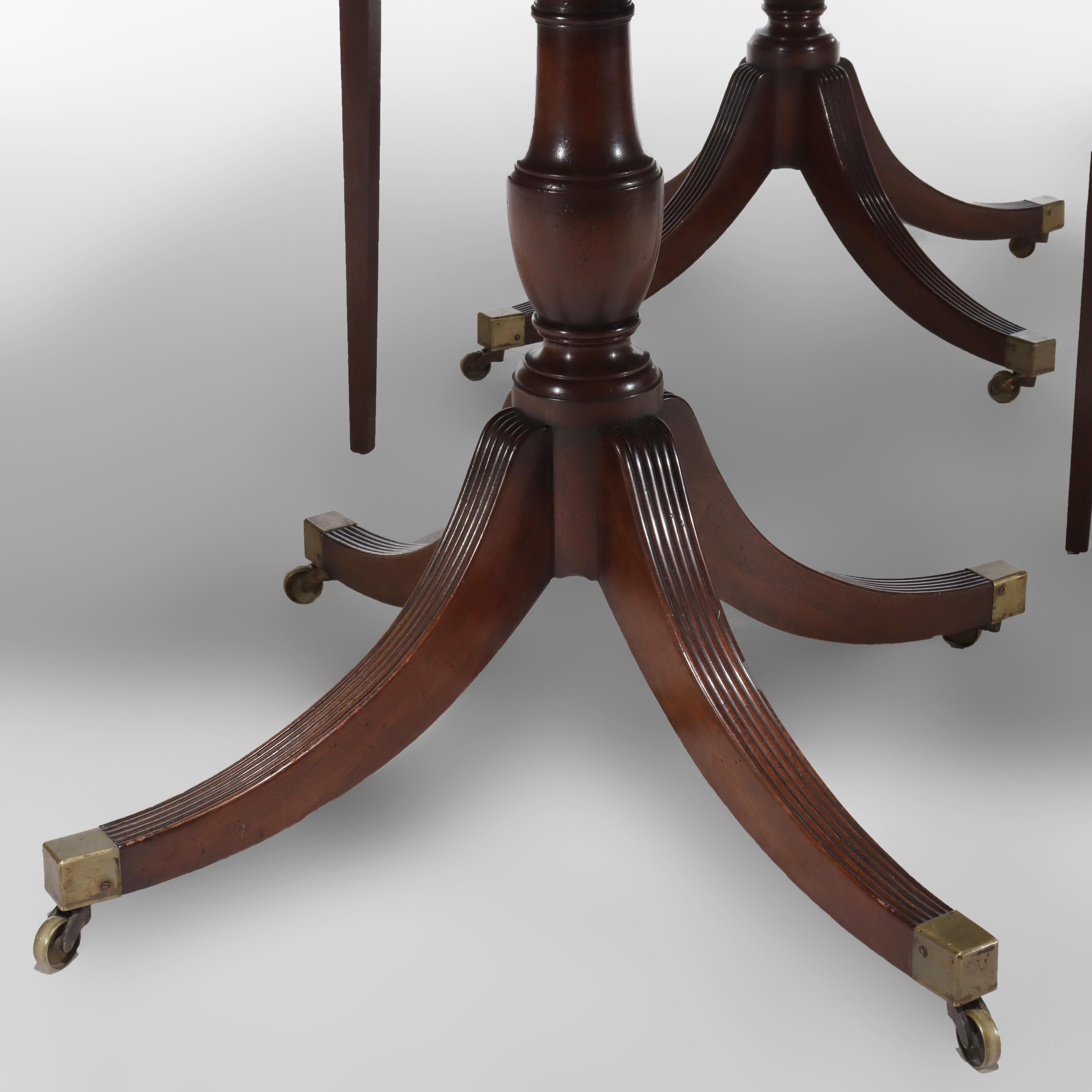 Table de banquet en acajou de style George III de Duncan & Phyfe avec trois abattants c1820 en vente 2