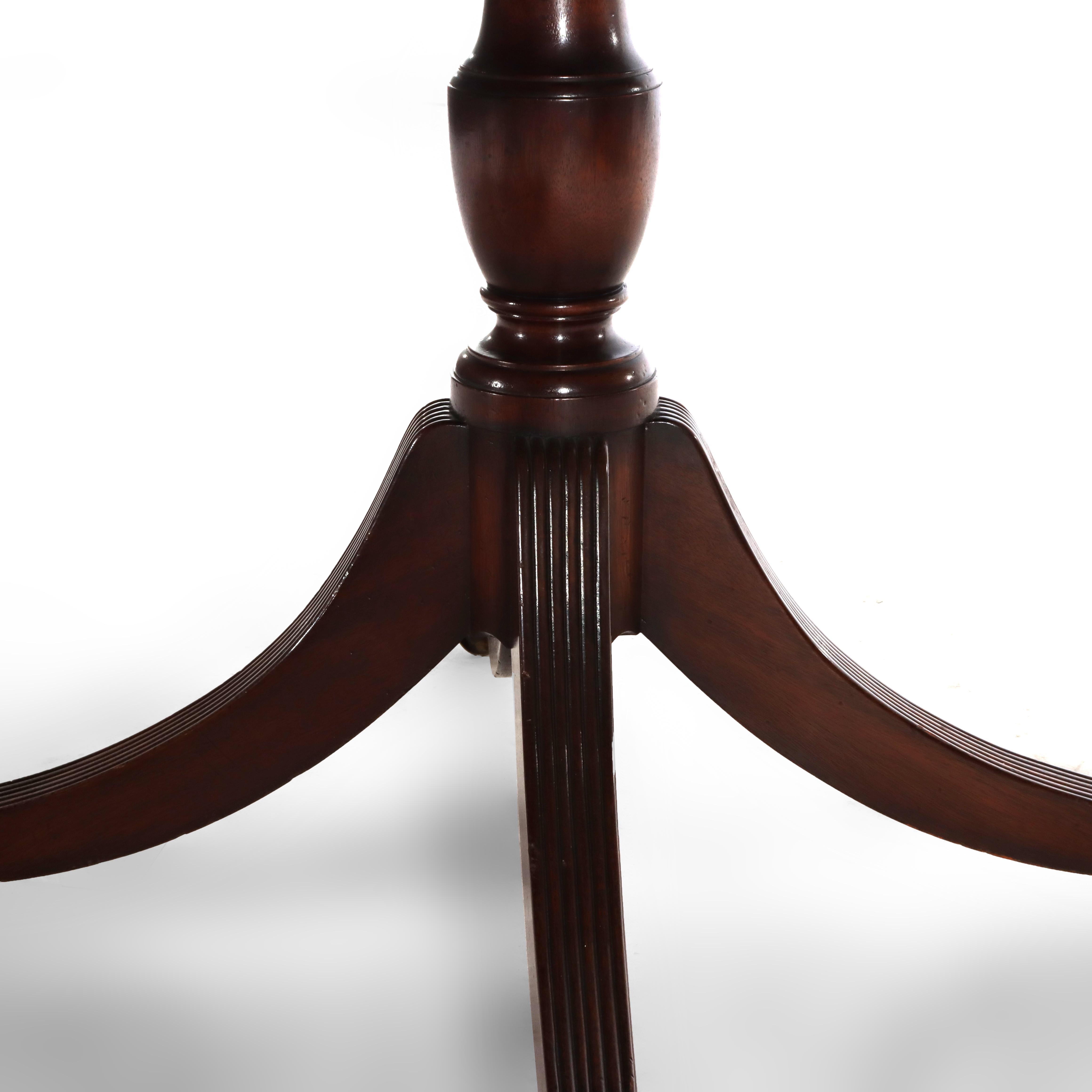 Table de banquet en acajou de style George III de Duncan & Phyfe avec trois abattants c1820 en vente 3