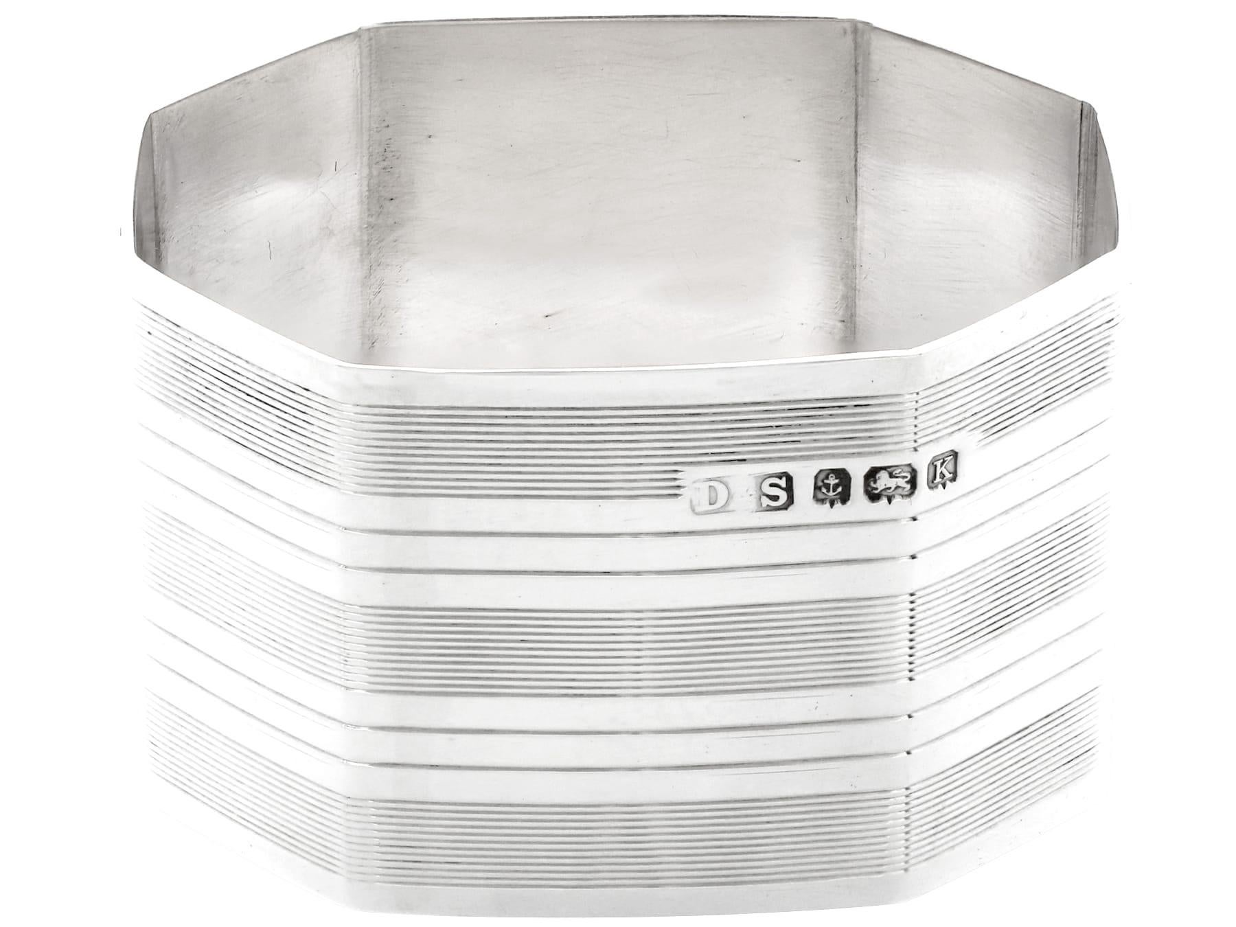 Duncan & Scobbie Antique Boxed Sterling Silver Napkin Rings For Sale 2