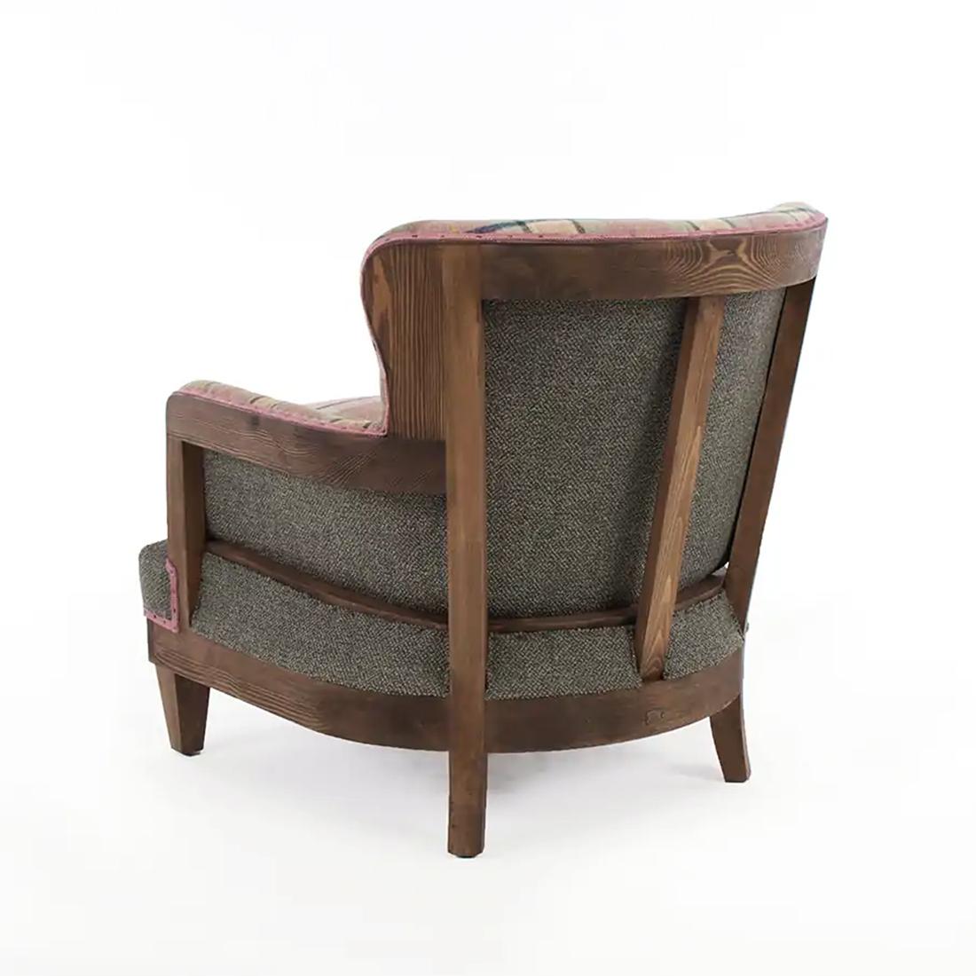 Hand-Crafted Dundee Armchair For Sale