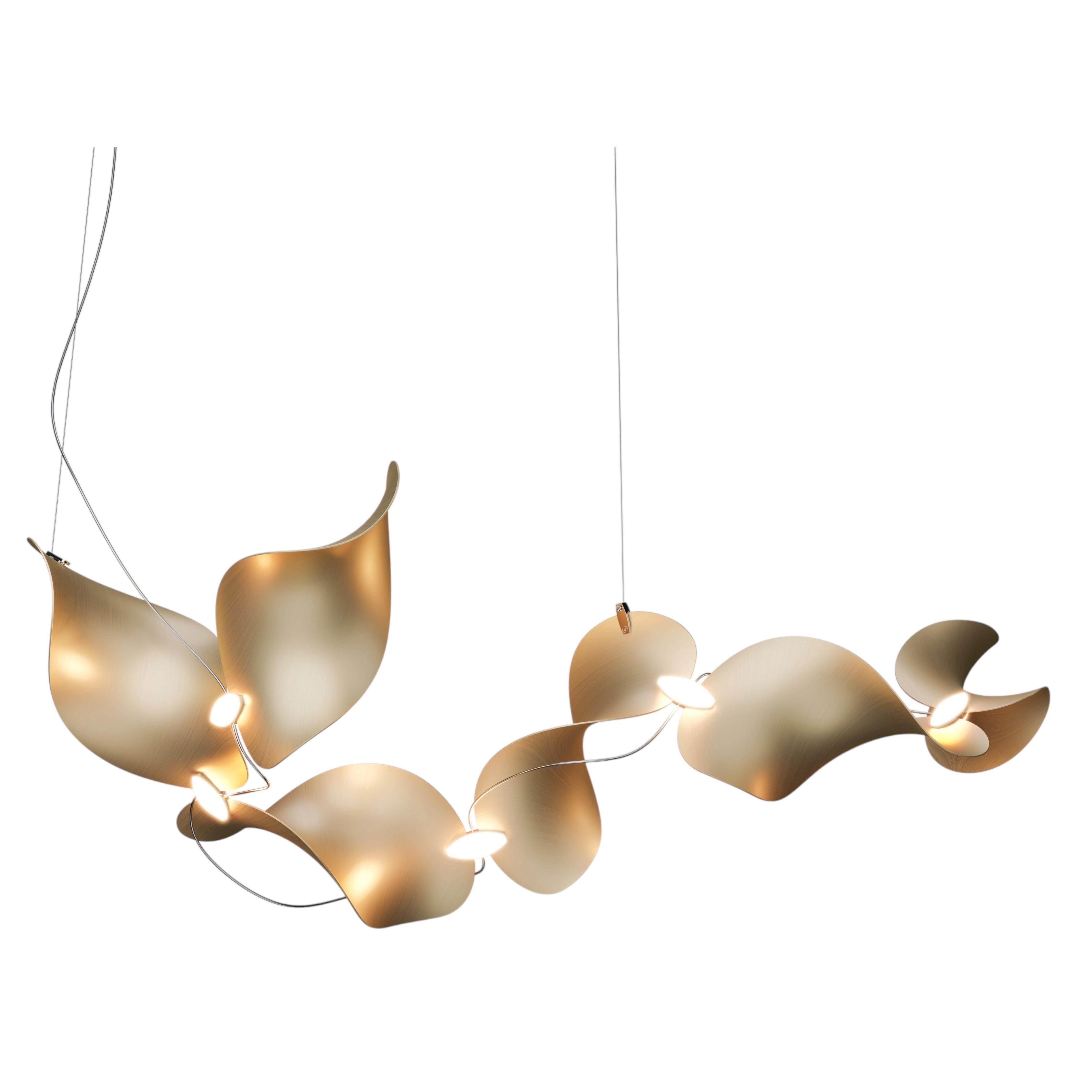 Lampada a sospensione 'Dune 6 Curve Line' in alluminio dorato per Moss Objects