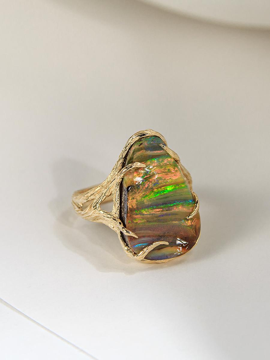 Dune Opal Ring Gold Precious Opal Gemstone Wedding Gift Unisex Jewelry Rainbow In New Condition For Sale In Berlin, DE