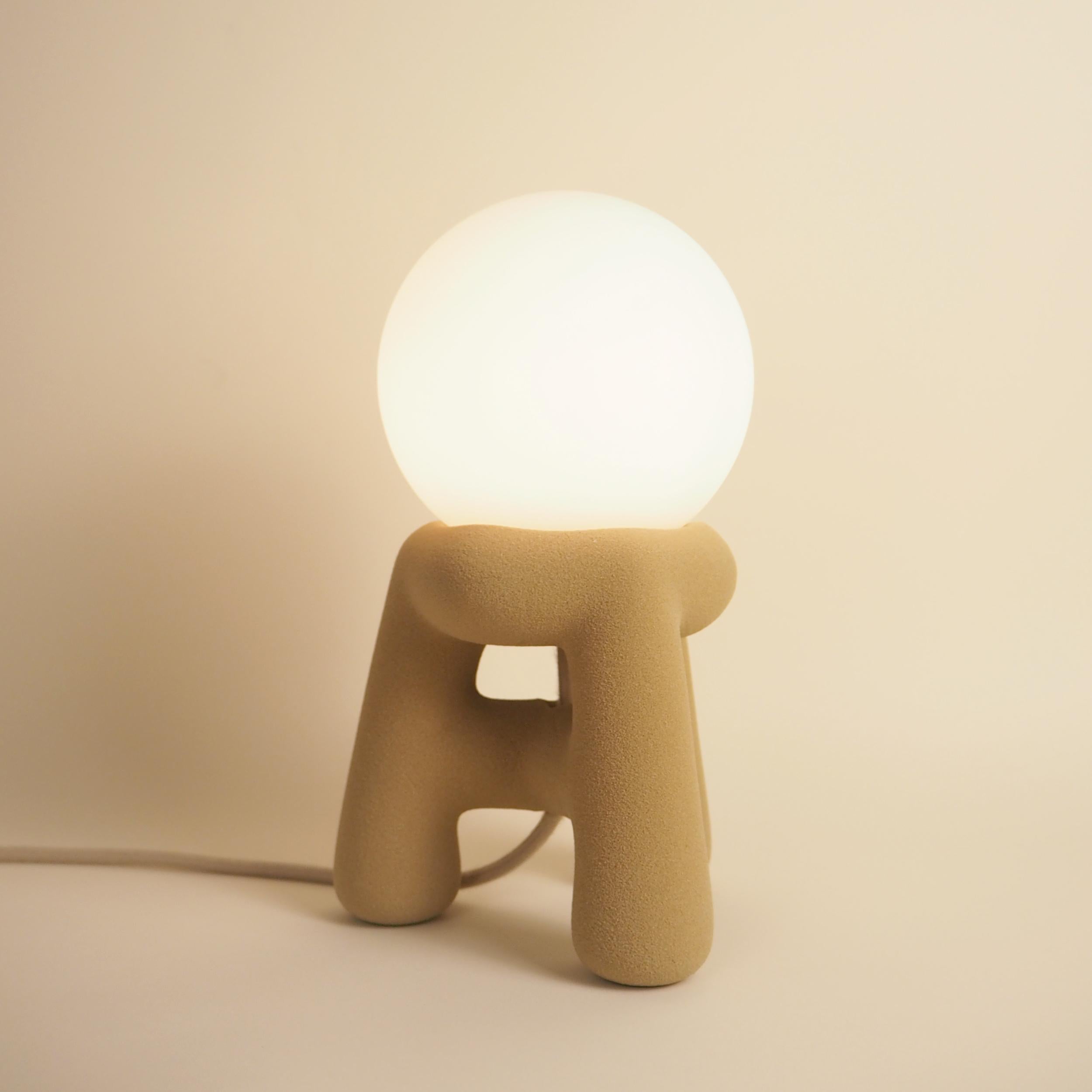 Spanish Spherical Top, Organic Three-Legged Base Quartz Sand Table Lamp by Luis Gimeno For Sale