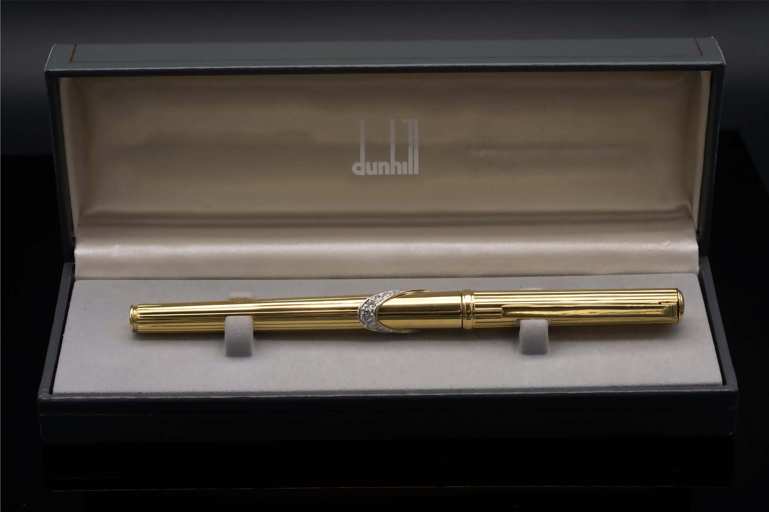 Stylo plume Dunhill en or 18 carats et diamants Excellent état - En vente à Monte Carlo, MC