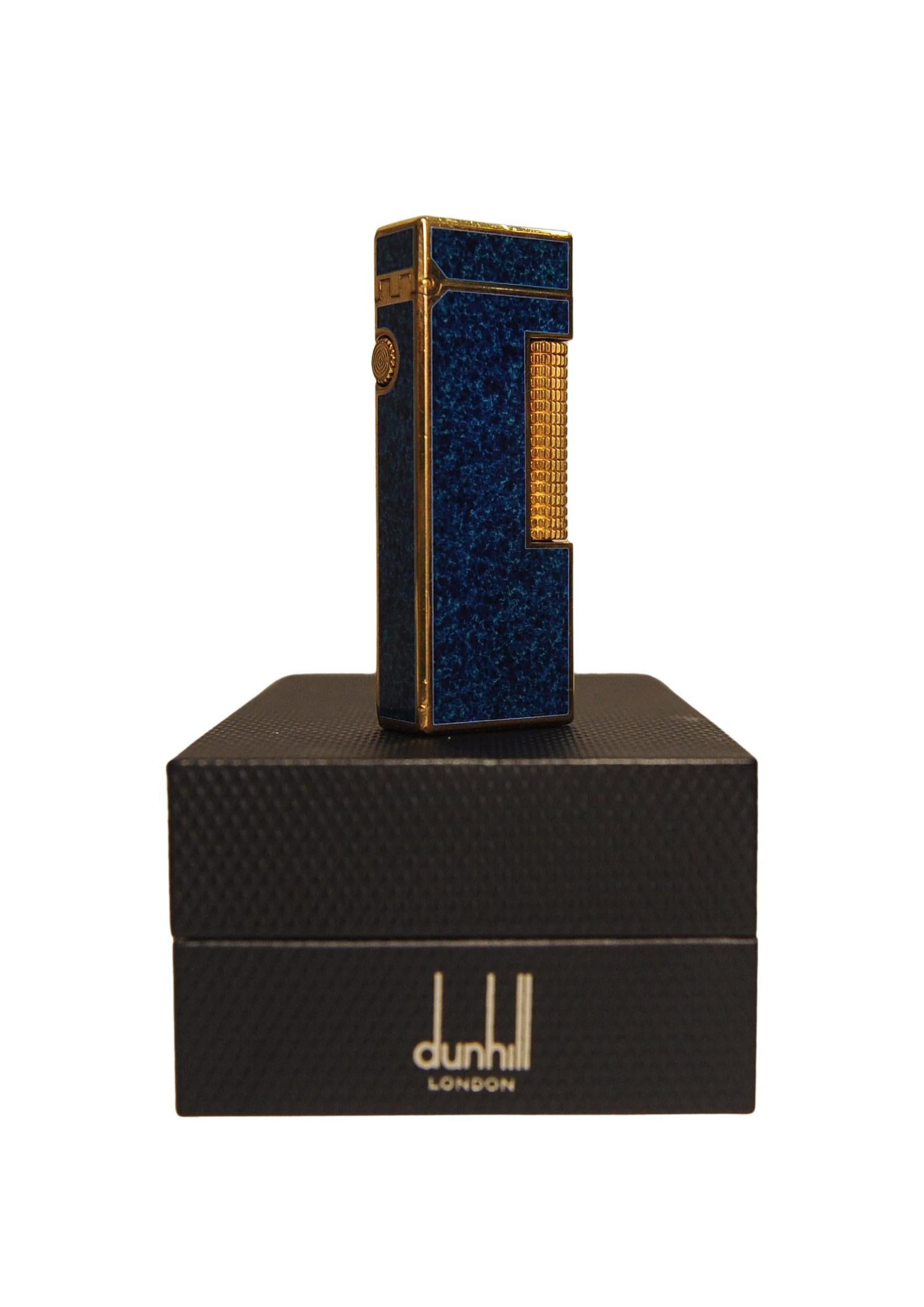 Dunhill Encendedor Clásico Rollagas Lacado en Mármol Azul Chapado en Oro de 18 ct Fabricado en Suiza Con Caja Dunhill  

Inscripción 