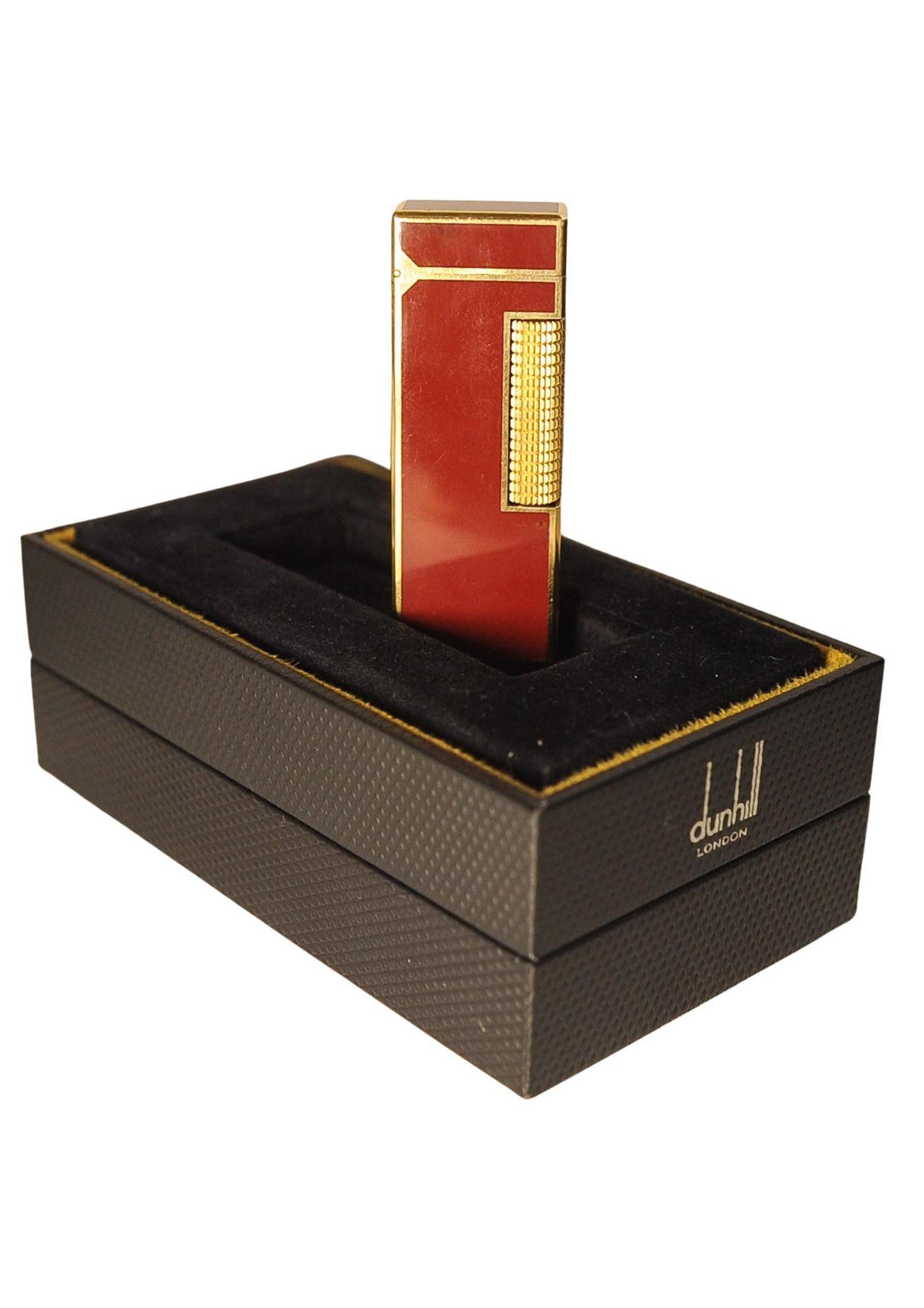 Dunhill 18ct Gold Plated Red Lacquered Rollagas Classic Lighter Boxed & Serviced Bon état - En vente à Reading, Berkshire