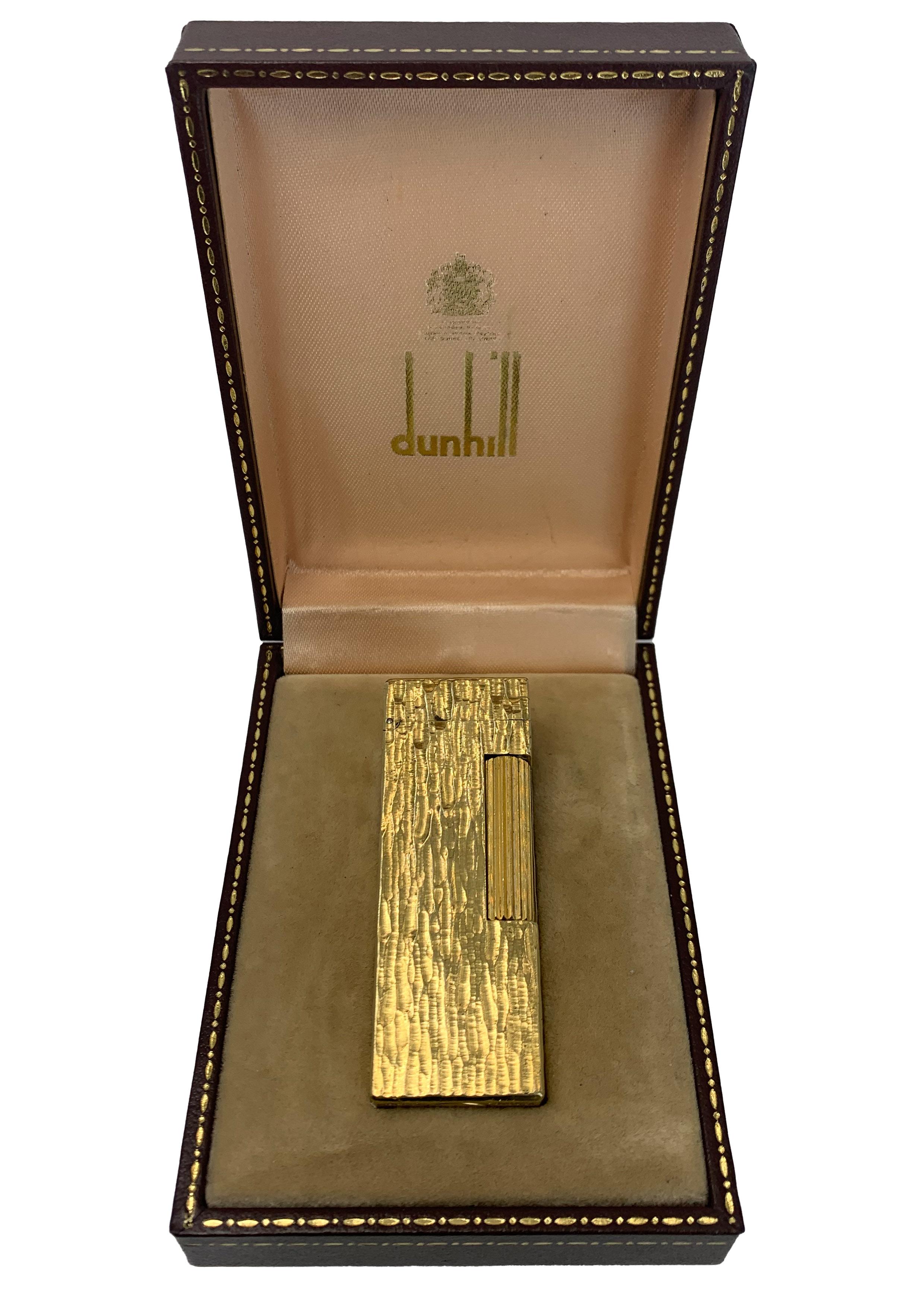 Dunhill Encendedor De Bolsillo Y Caja De Rollagas Efecto Corteza Chapado En Oro 18ct en venta 7