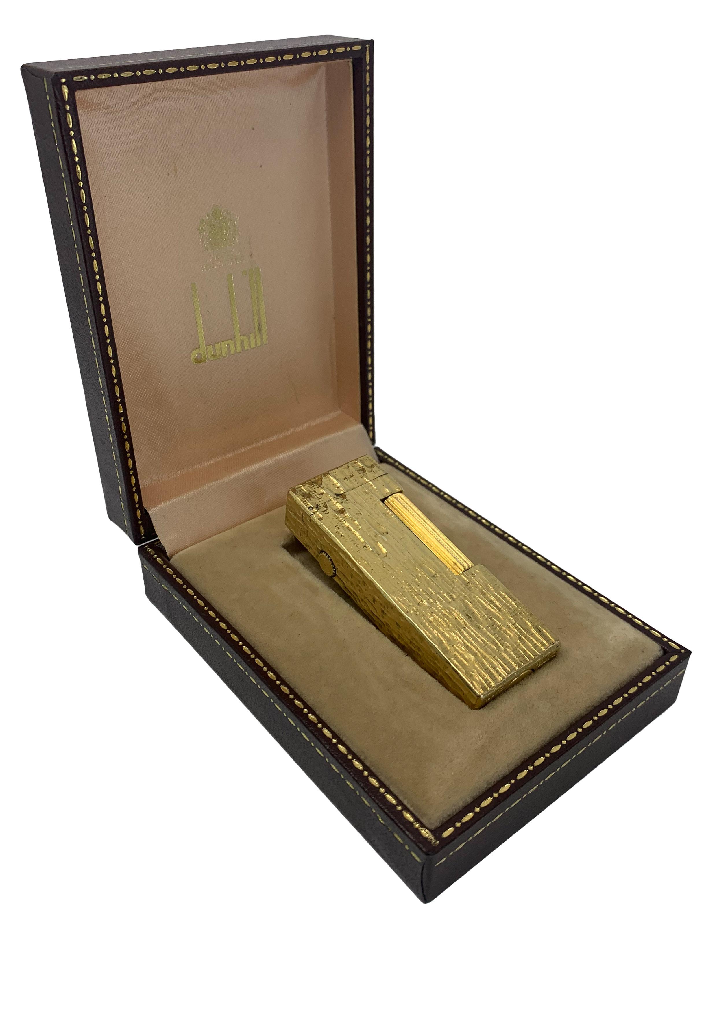 Dunhill Encendedor De Bolsillo Y Caja De Rollagas Efecto Corteza Chapado En Oro 18ct en venta 8