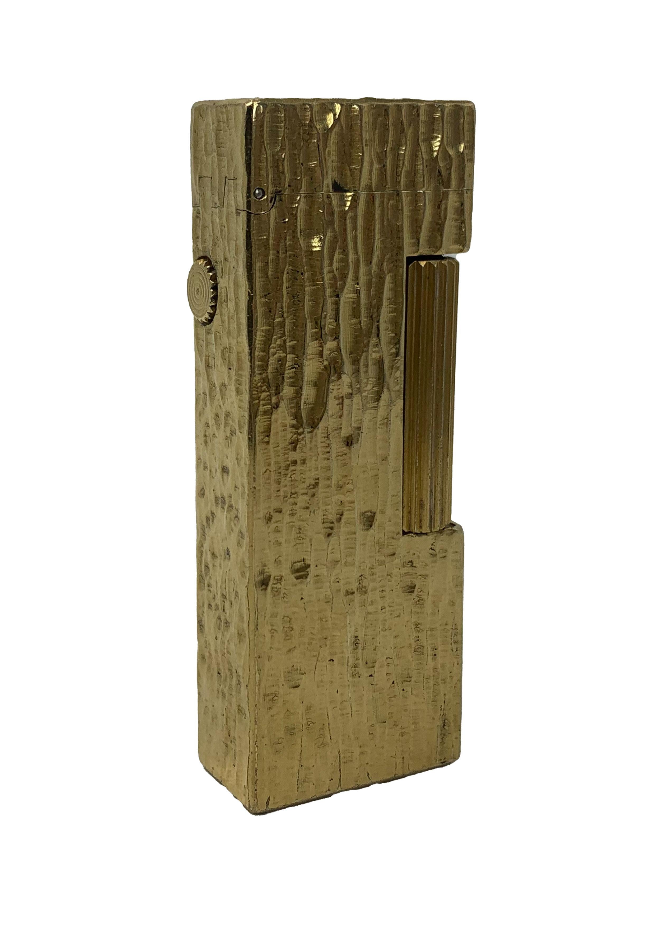 Dunhill Encendedor De Bolsillo Y Caja De Rollagas Efecto Corteza Chapado En Oro 18ct en venta 9