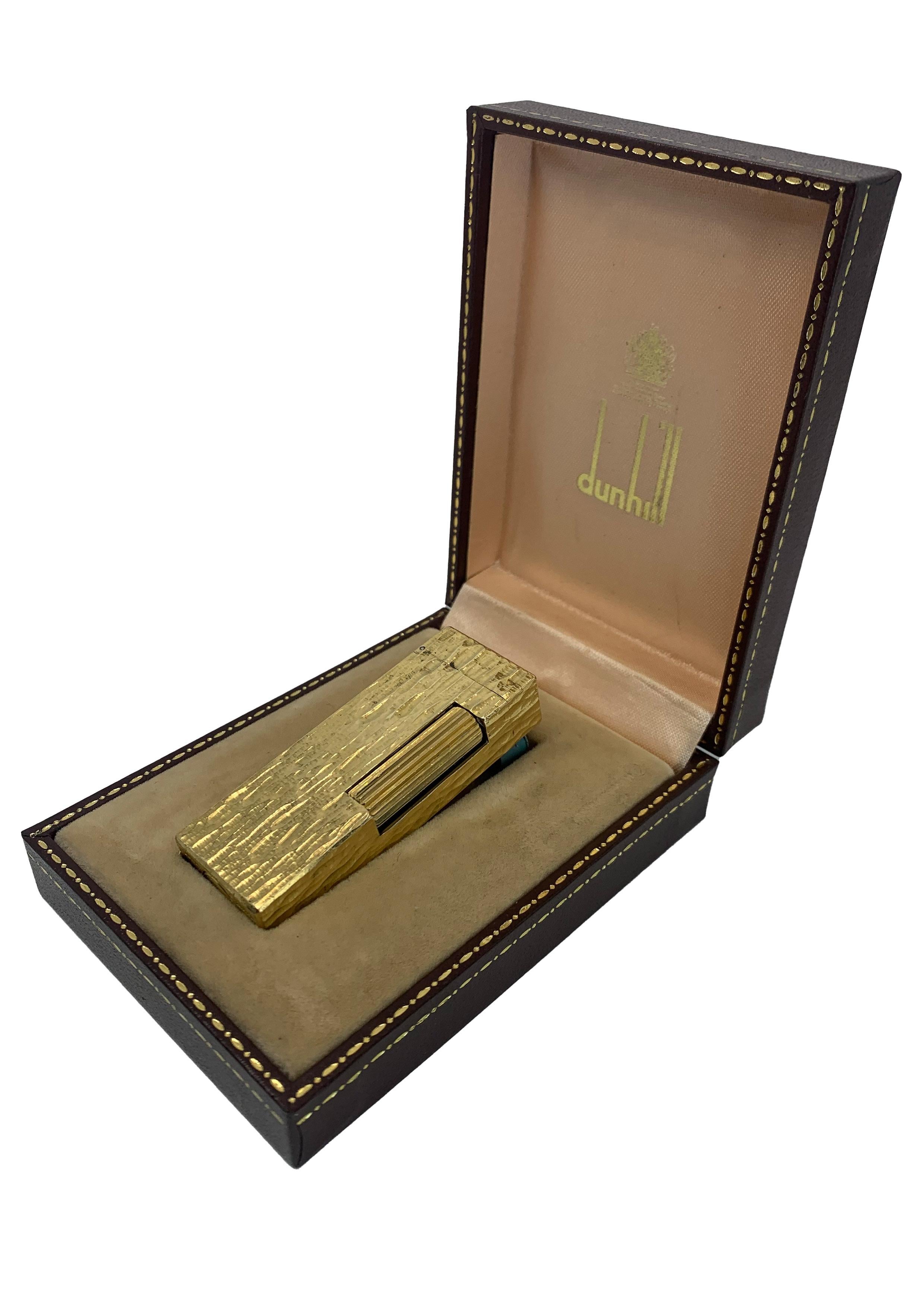 Dunhill Encendedor De Bolsillo Y Caja De Rollagas Efecto Corteza Chapado En Oro 18ct en venta 2