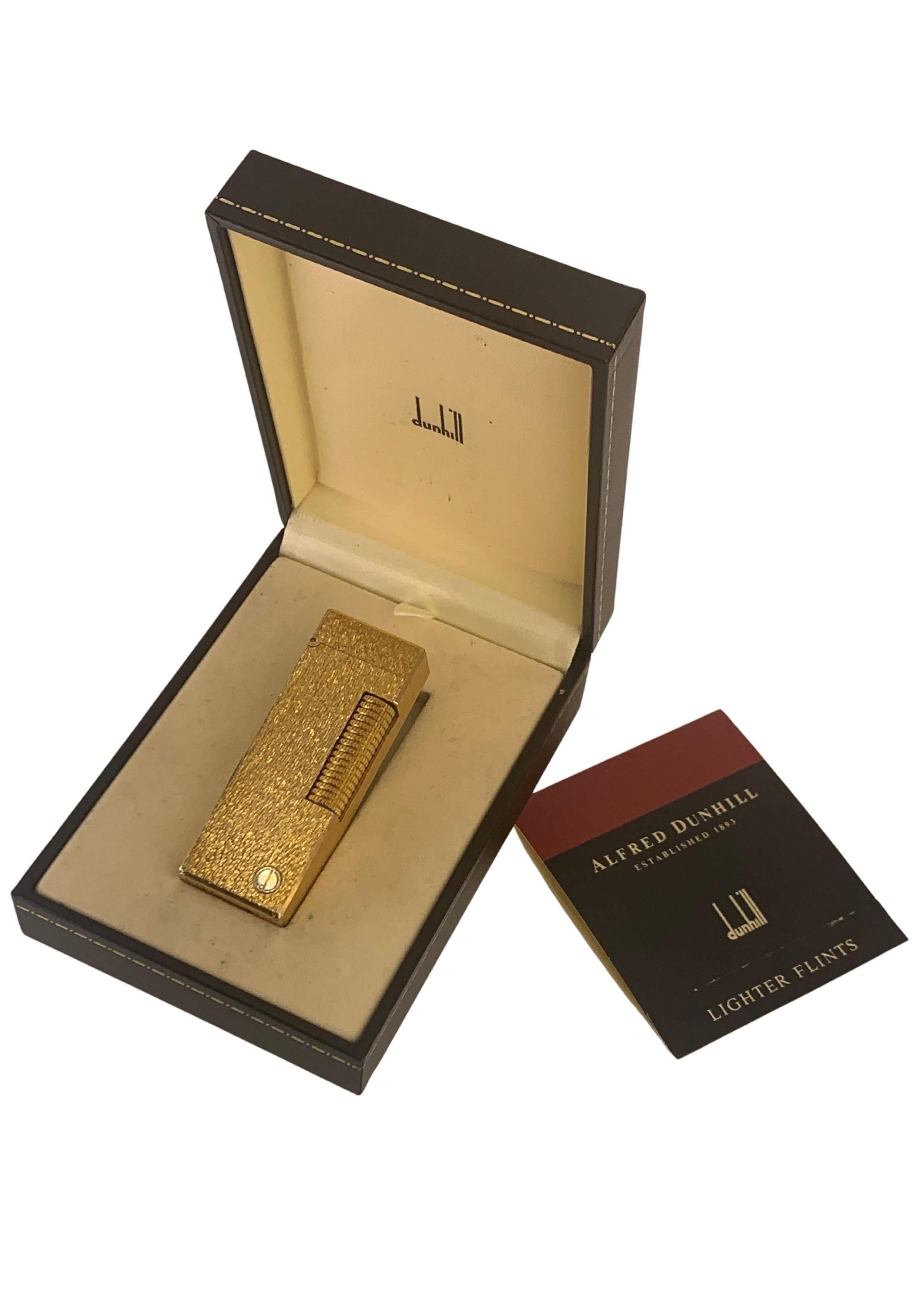 Dunhill 18ct Gold Plated Rollagas Bark Effect Pocket Cigarette Lighter And Box en vente