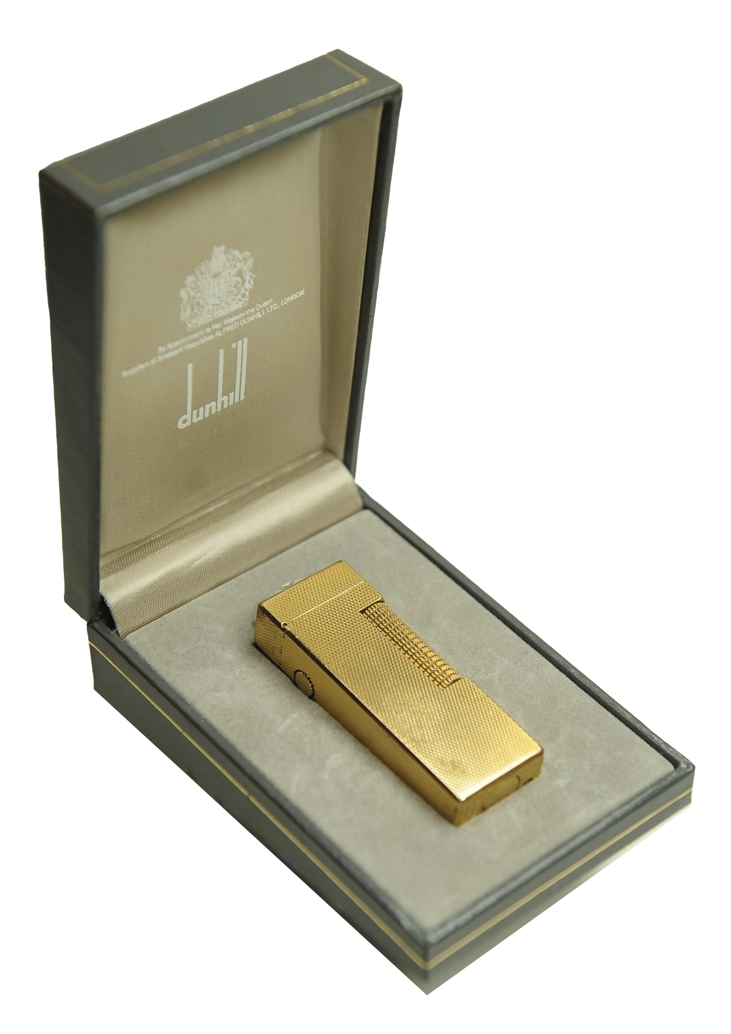 Suisse Dunhill 18ct Gold Plated Rollagas Cigarette Lighter With Box & Papers Serviced en vente