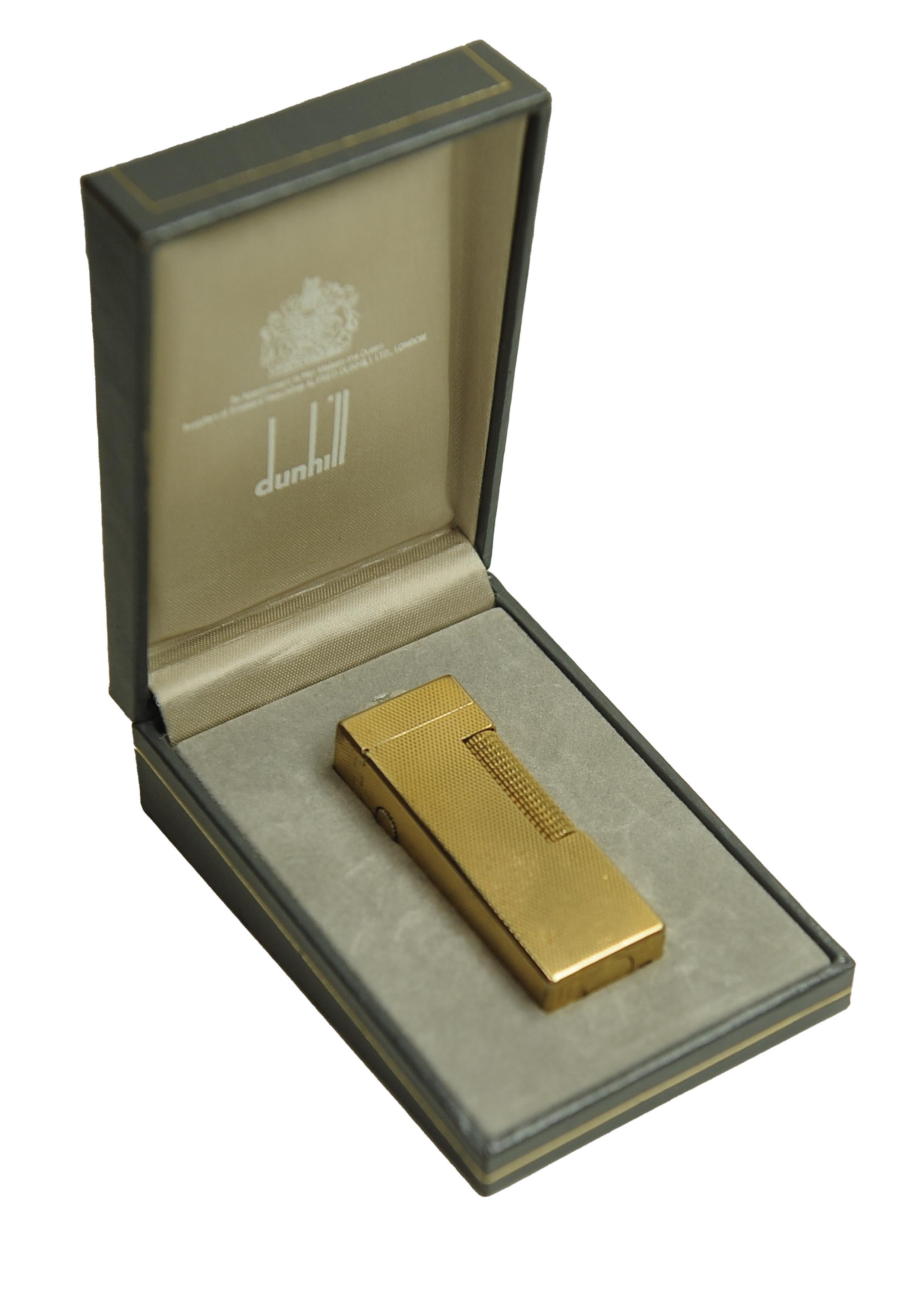20ième siècle Dunhill 18ct Gold Plated Rollagas Cigarette Lighter With Box & Papers Serviced en vente