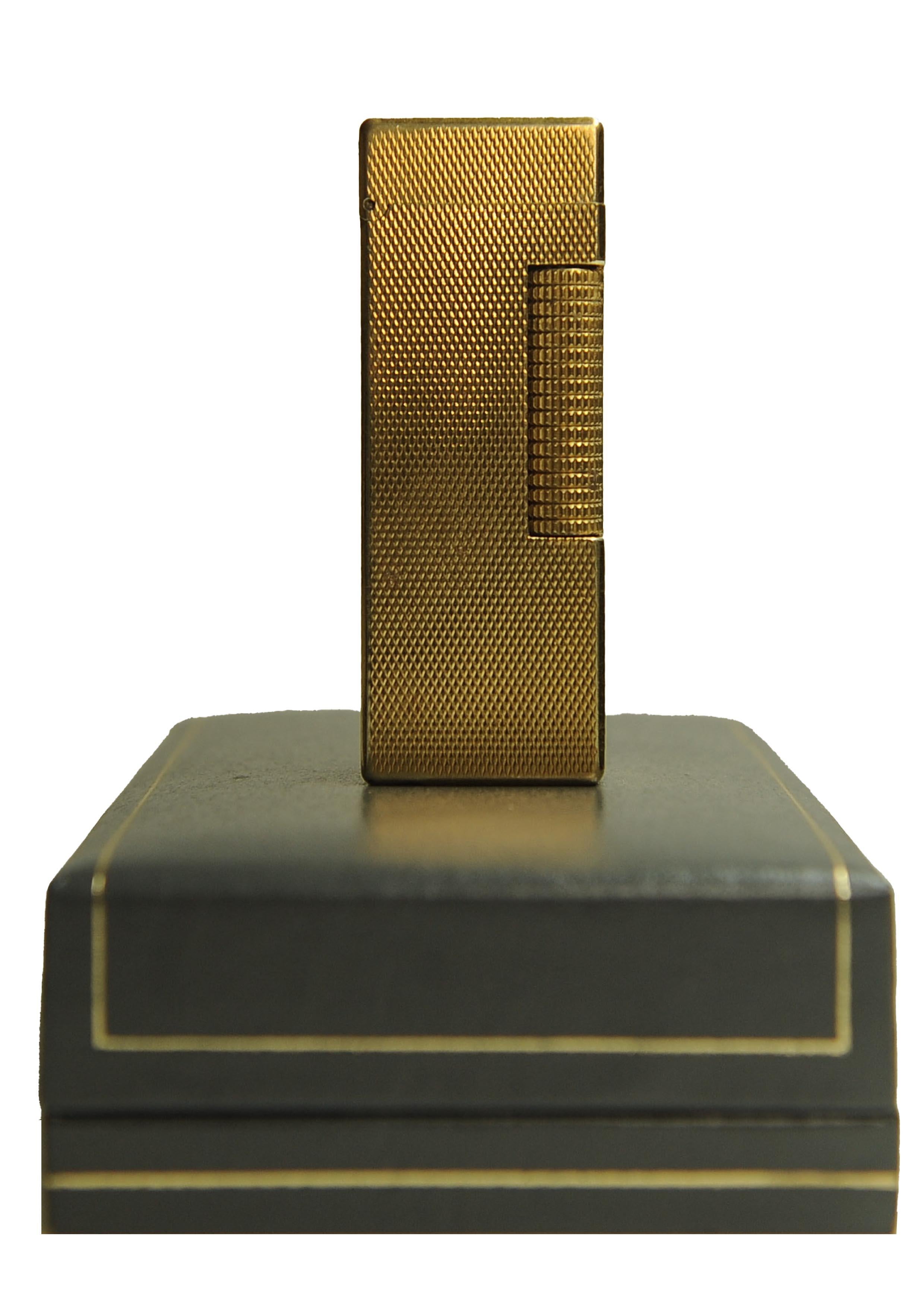 Plaqué or Dunhill 18ct Gold Plated Rollagas Cigarette Lighter With Box & Papers Serviced en vente