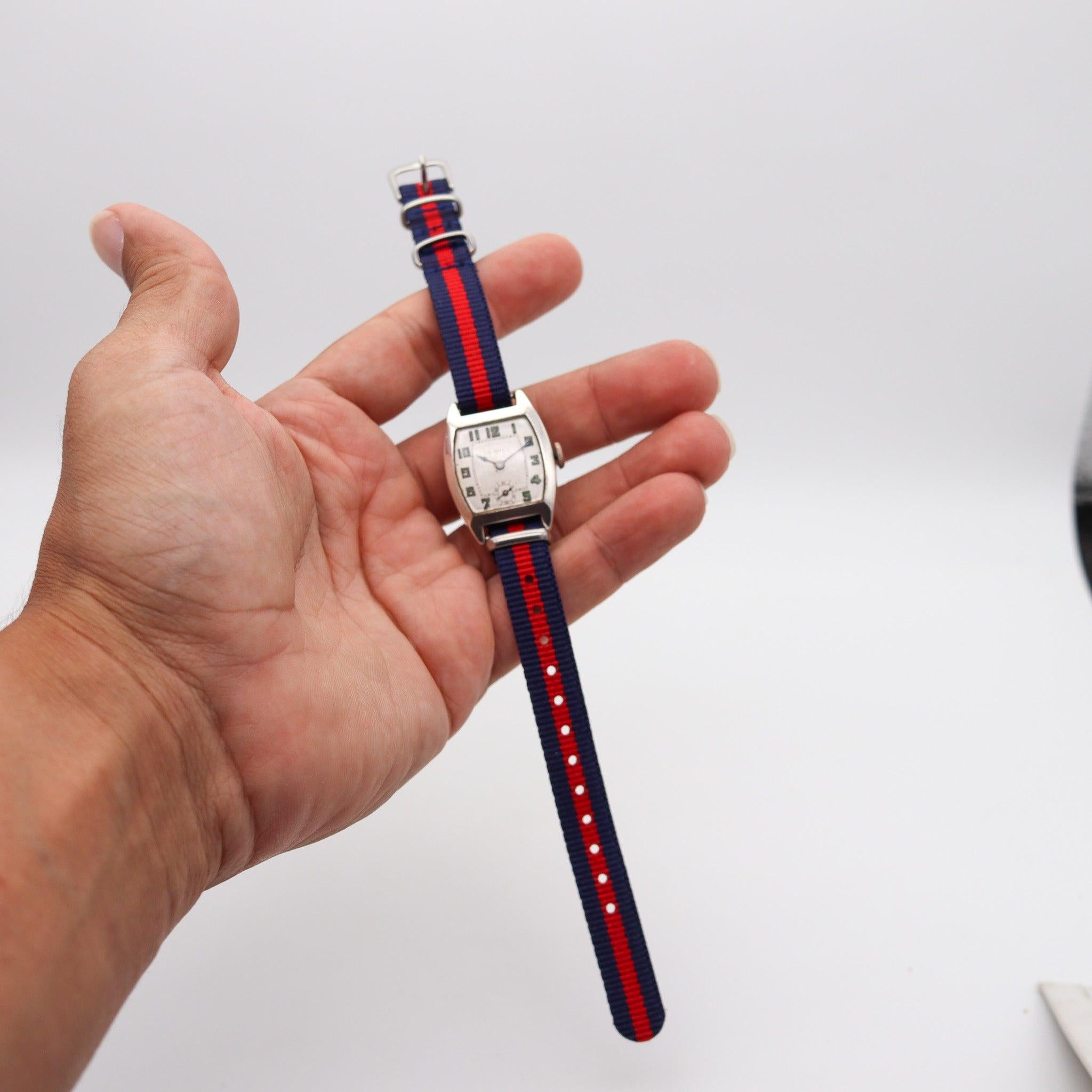 Montre-bracelet Tonneau Art Déco 1930 en argent sterling massif .925 en vente 5