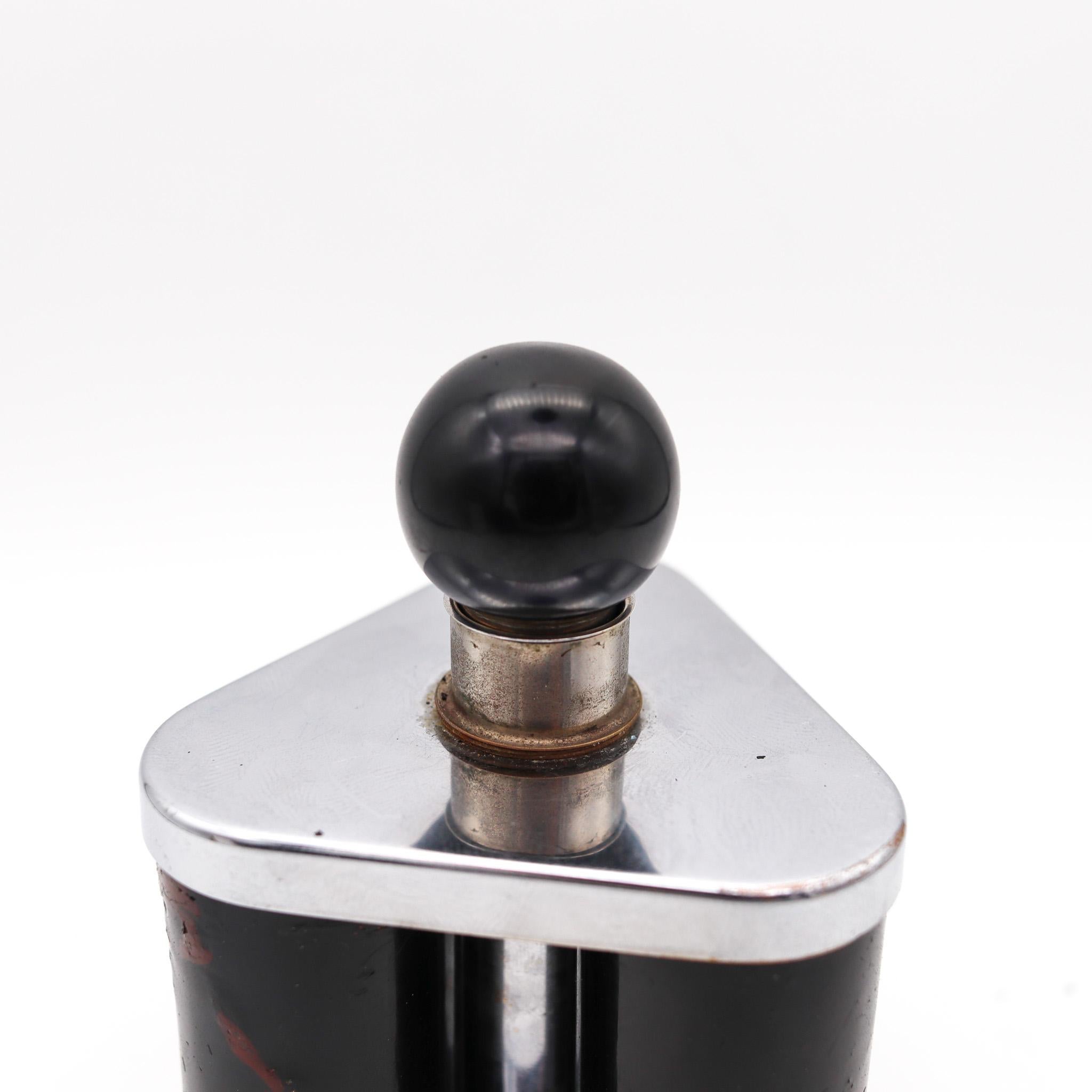 North American Dunhill 1935 Art Deco Triangular Desk Silent Lighter Chrome, Bakelite & Catalin