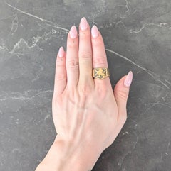 Dunhill 2000's 18 Karat Yellow Gold Heraldic Lion Intaglio Unisex Signet Ring